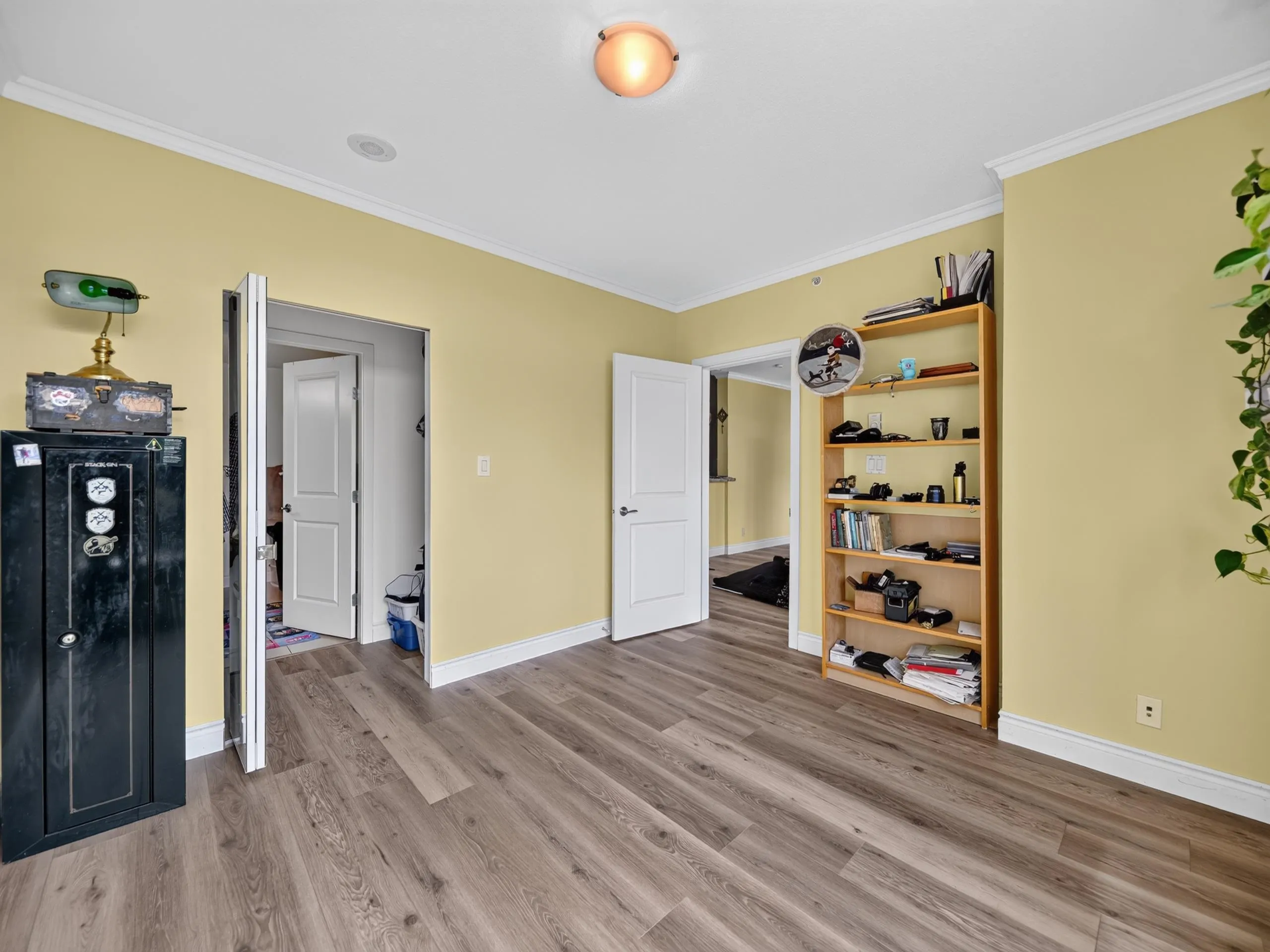 11 E Royal Avenue #1101