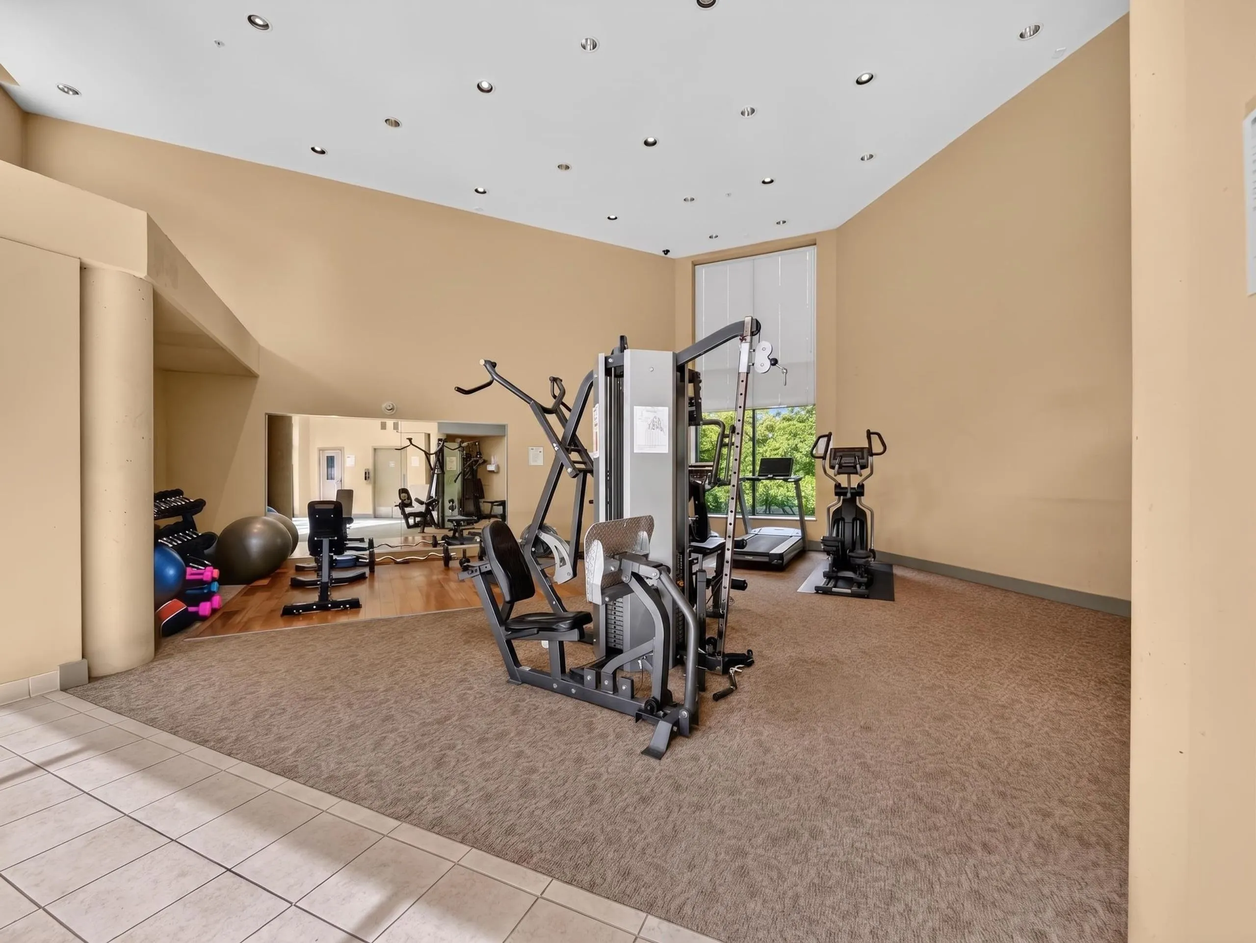 11 E Royal Avenue #1101