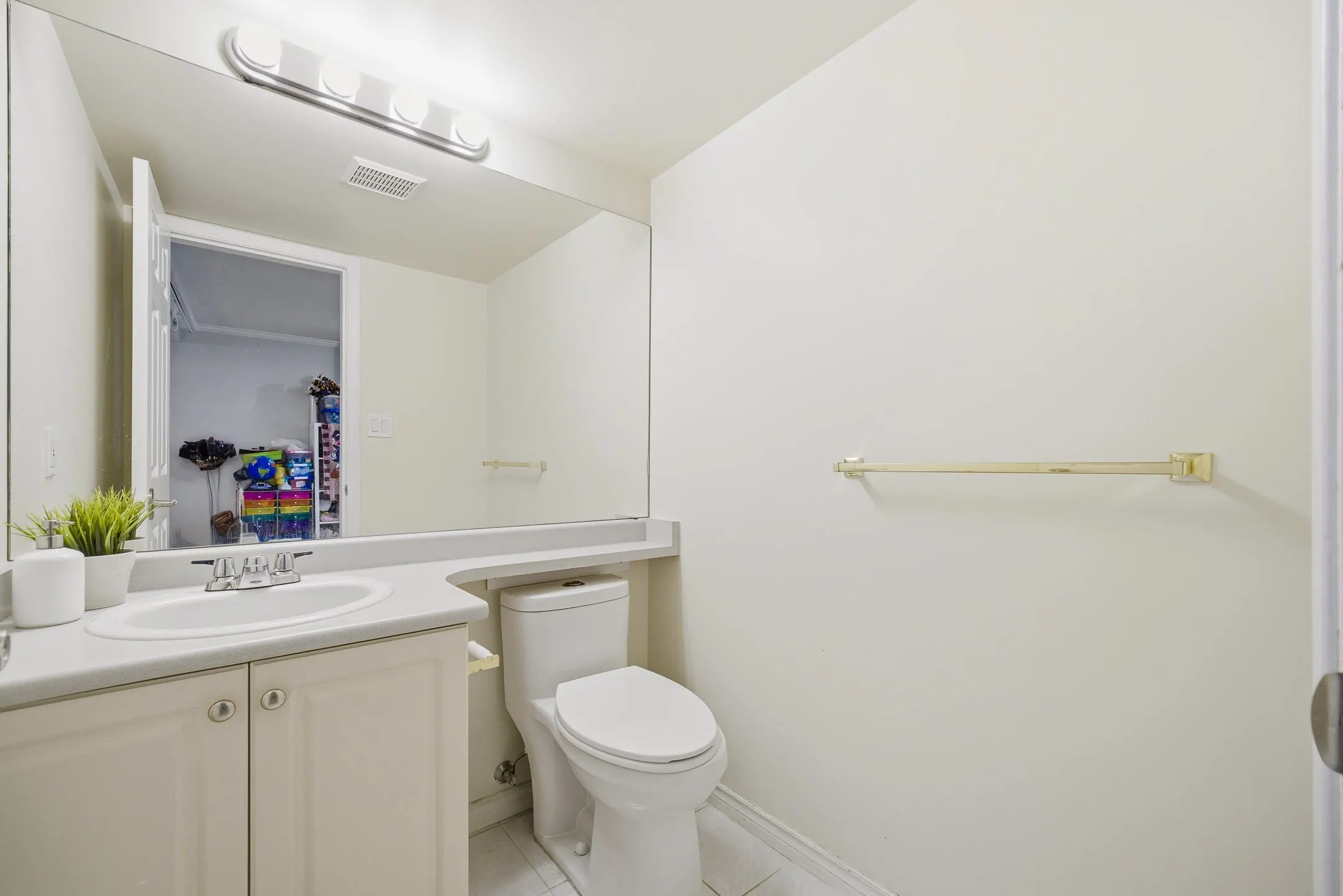 8711 Jones Road #18