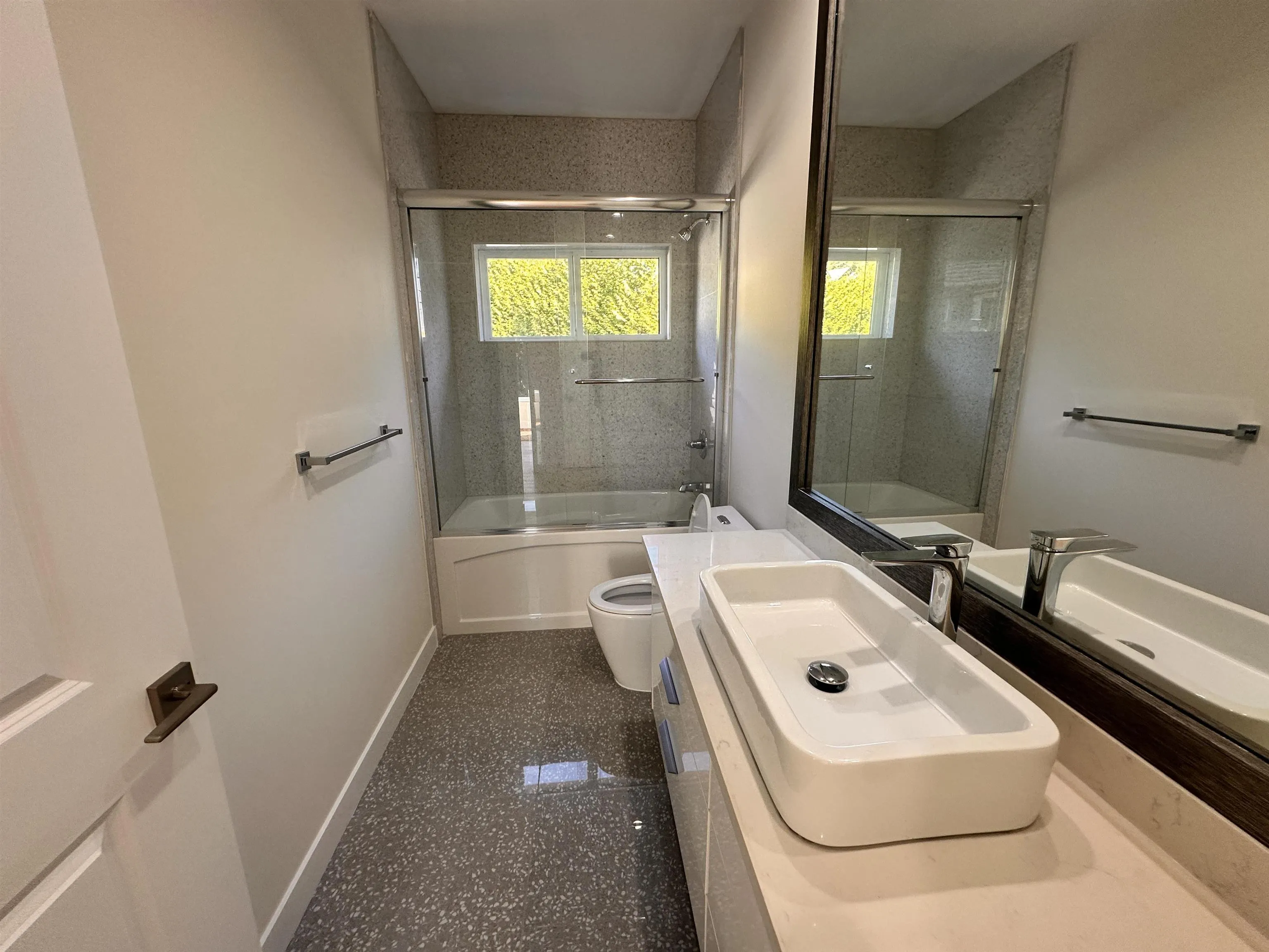 2425 Leggett Drive