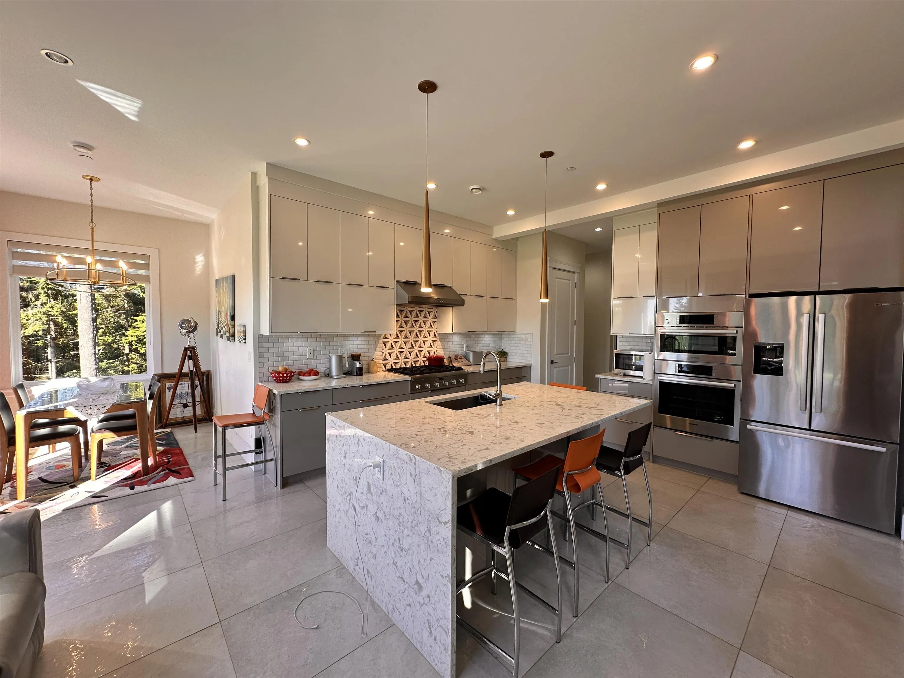 2425 Leggett Drive