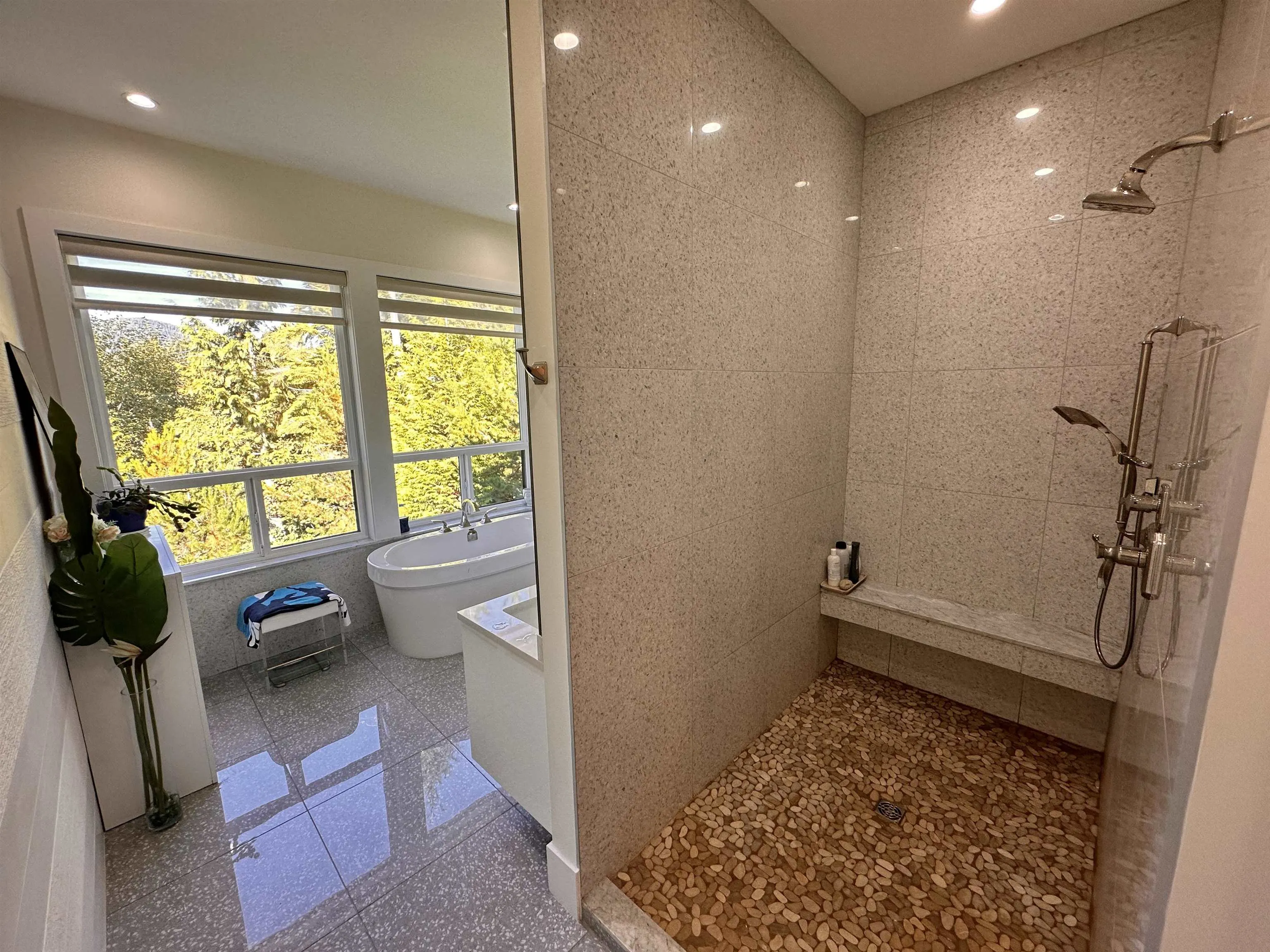 2425 Leggett Drive