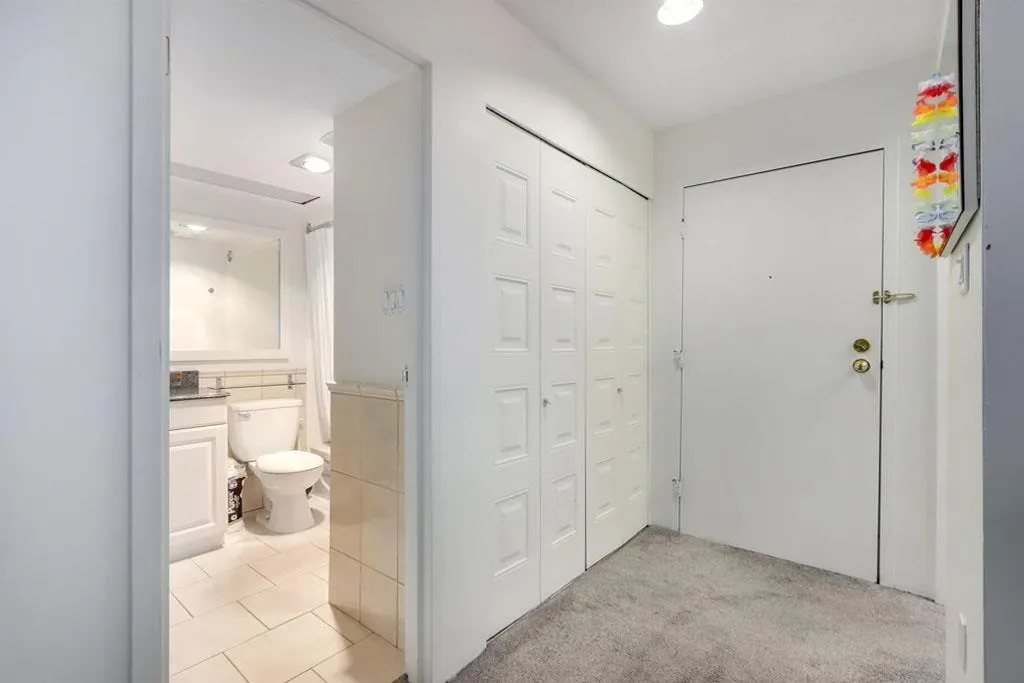 1450 Laburnum Street #207