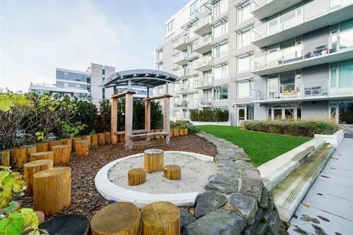 1661 Quebec Street #5xx
