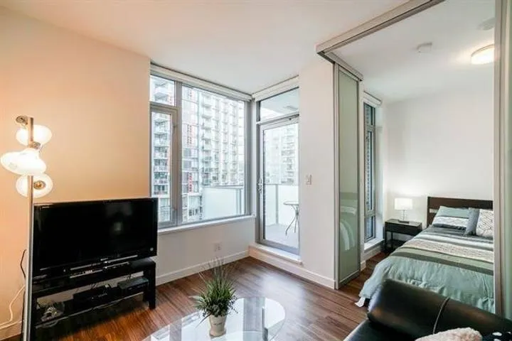 1661 Quebec Street #5xx