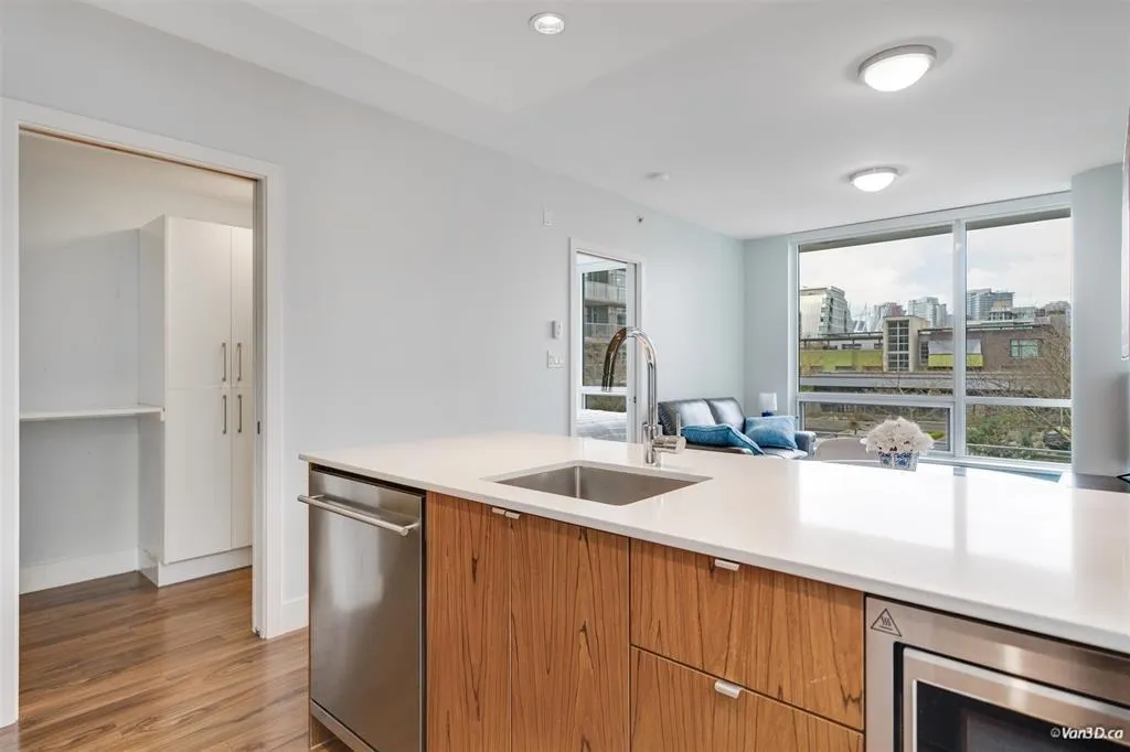159 W 2nd Avenue #5xx