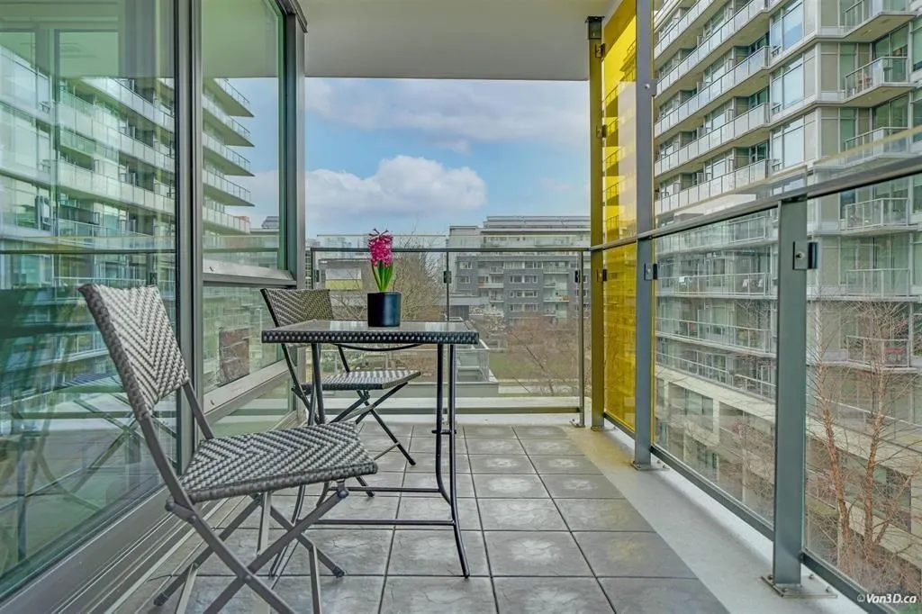 159 W 2nd Avenue #5xx
