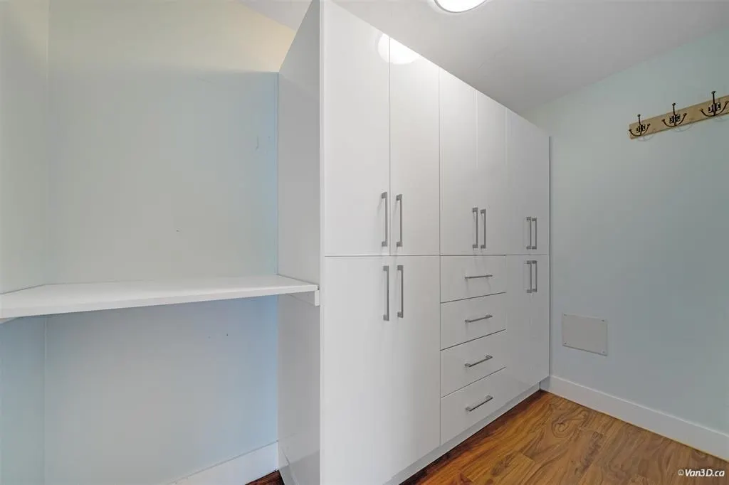 159 W 2nd Avenue #5xx