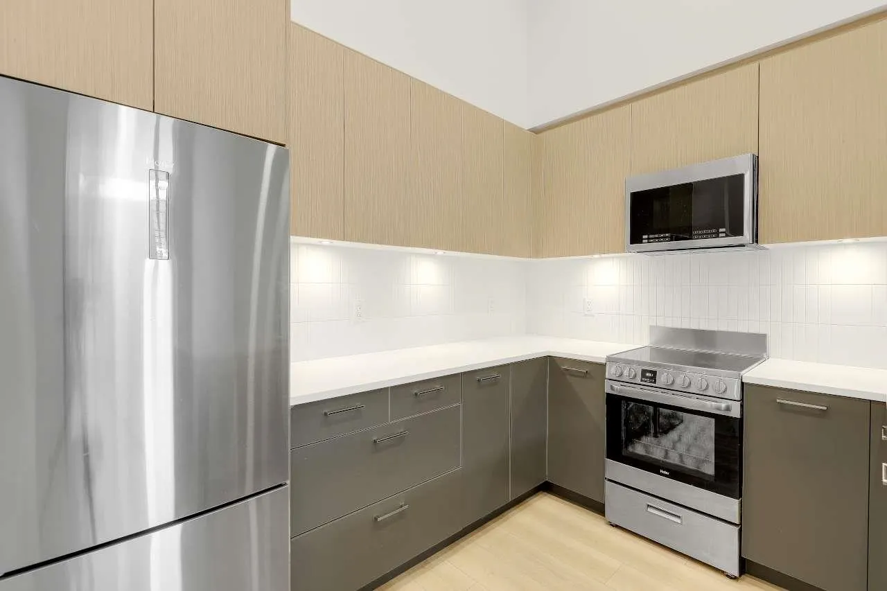 10777 138 Street #119