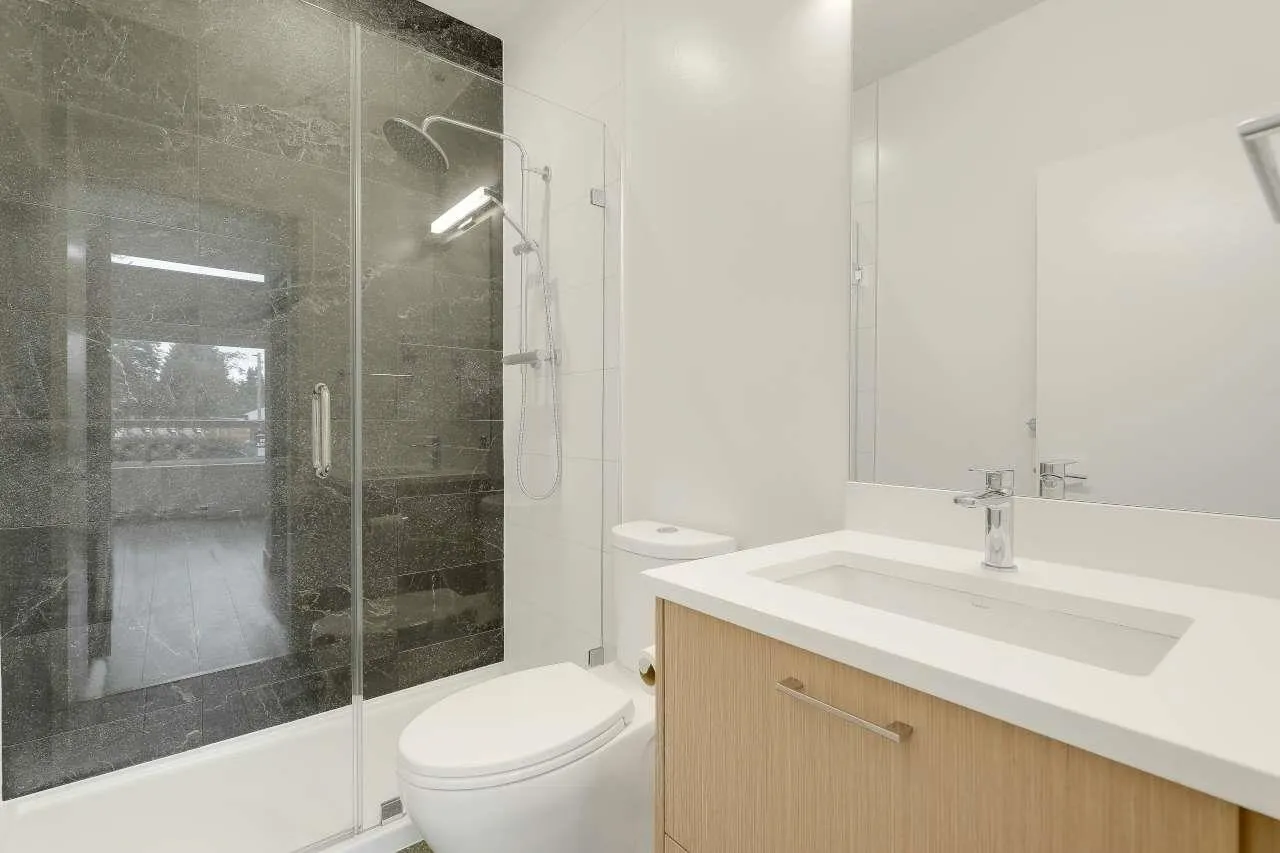 10777 138 Street #119