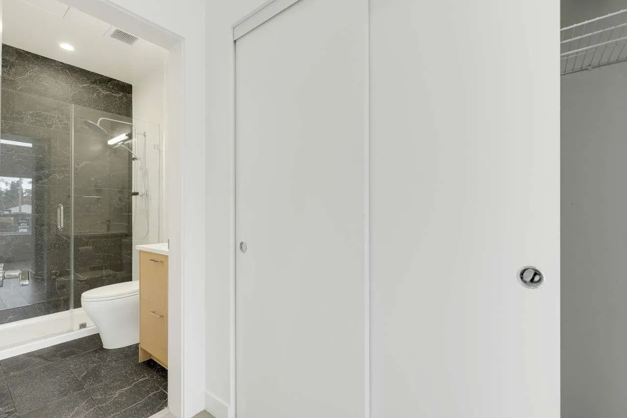 10777 138 Street #119