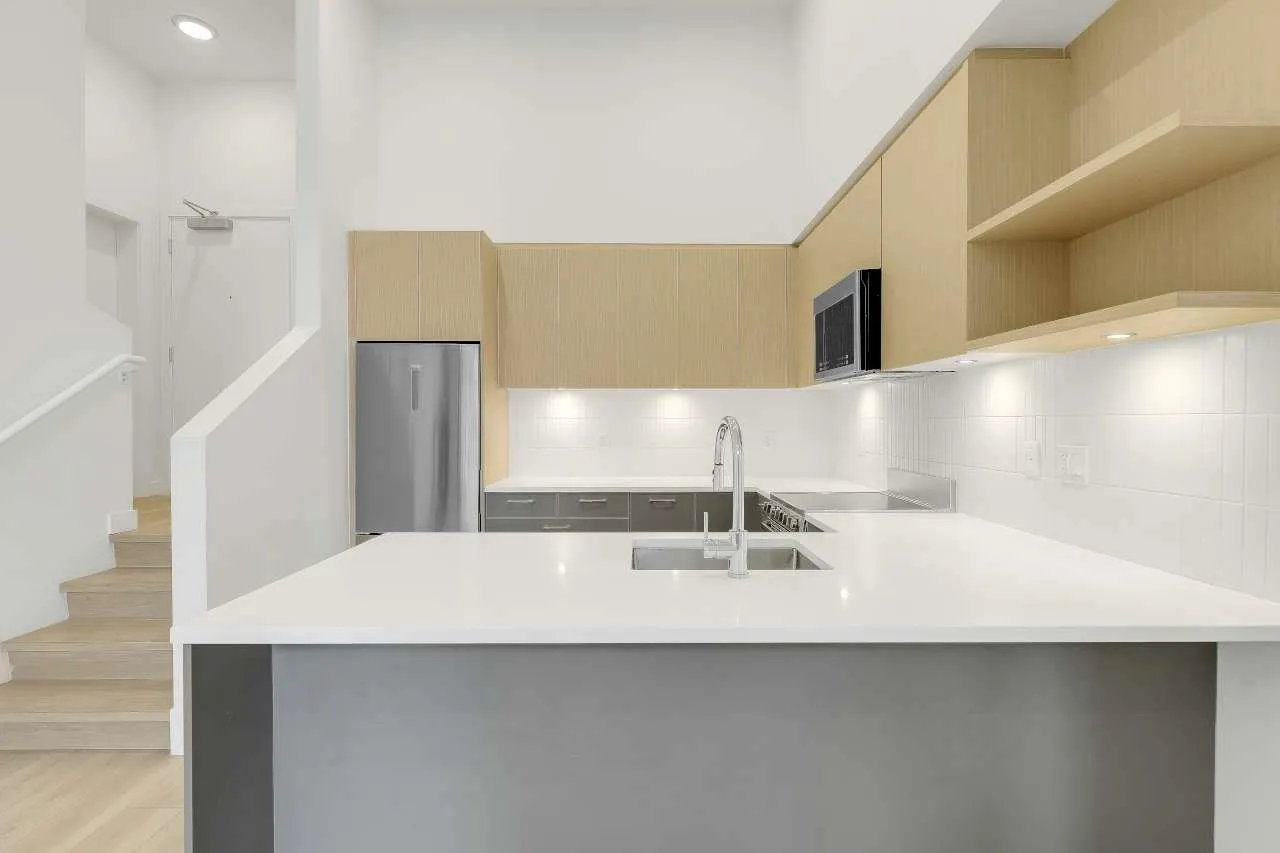10777 138 Street #119