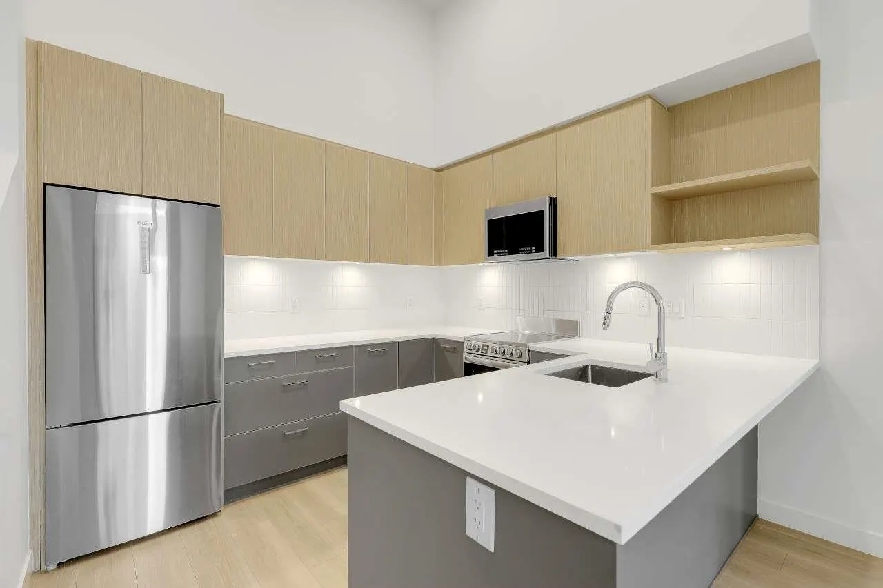 10777 138 Street #119