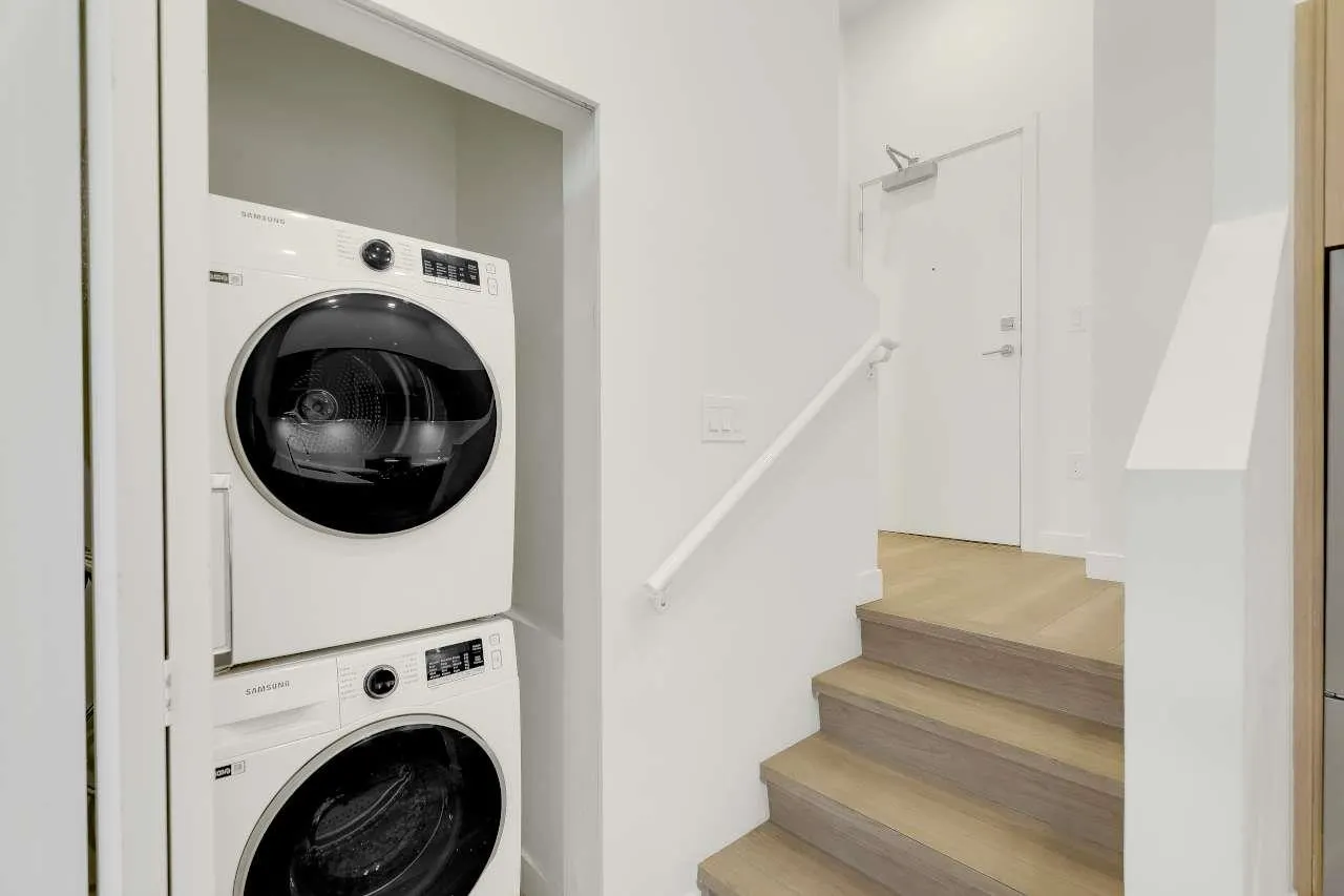 10777 138 Street #119