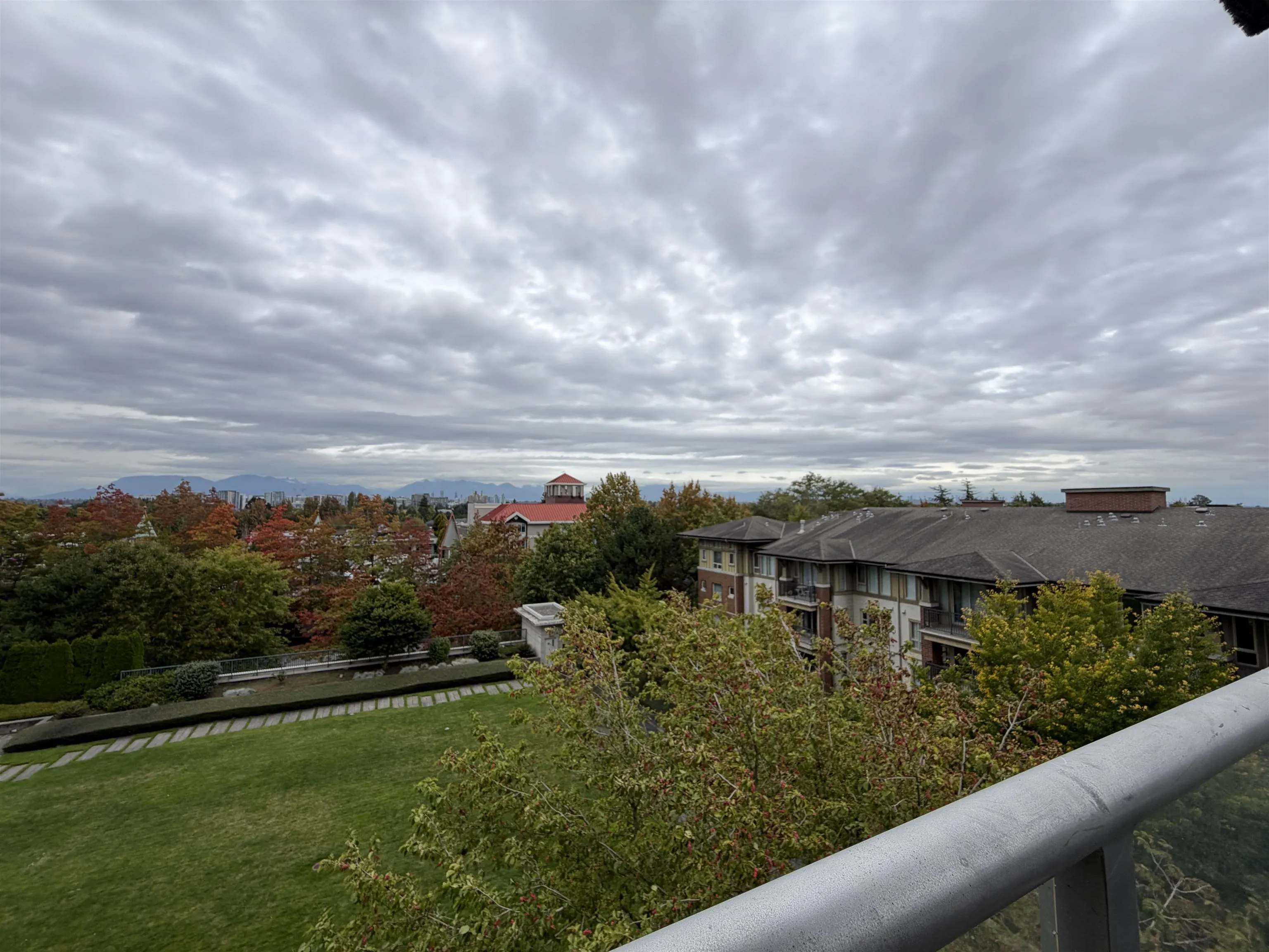 5068 Kwantlen Street #803