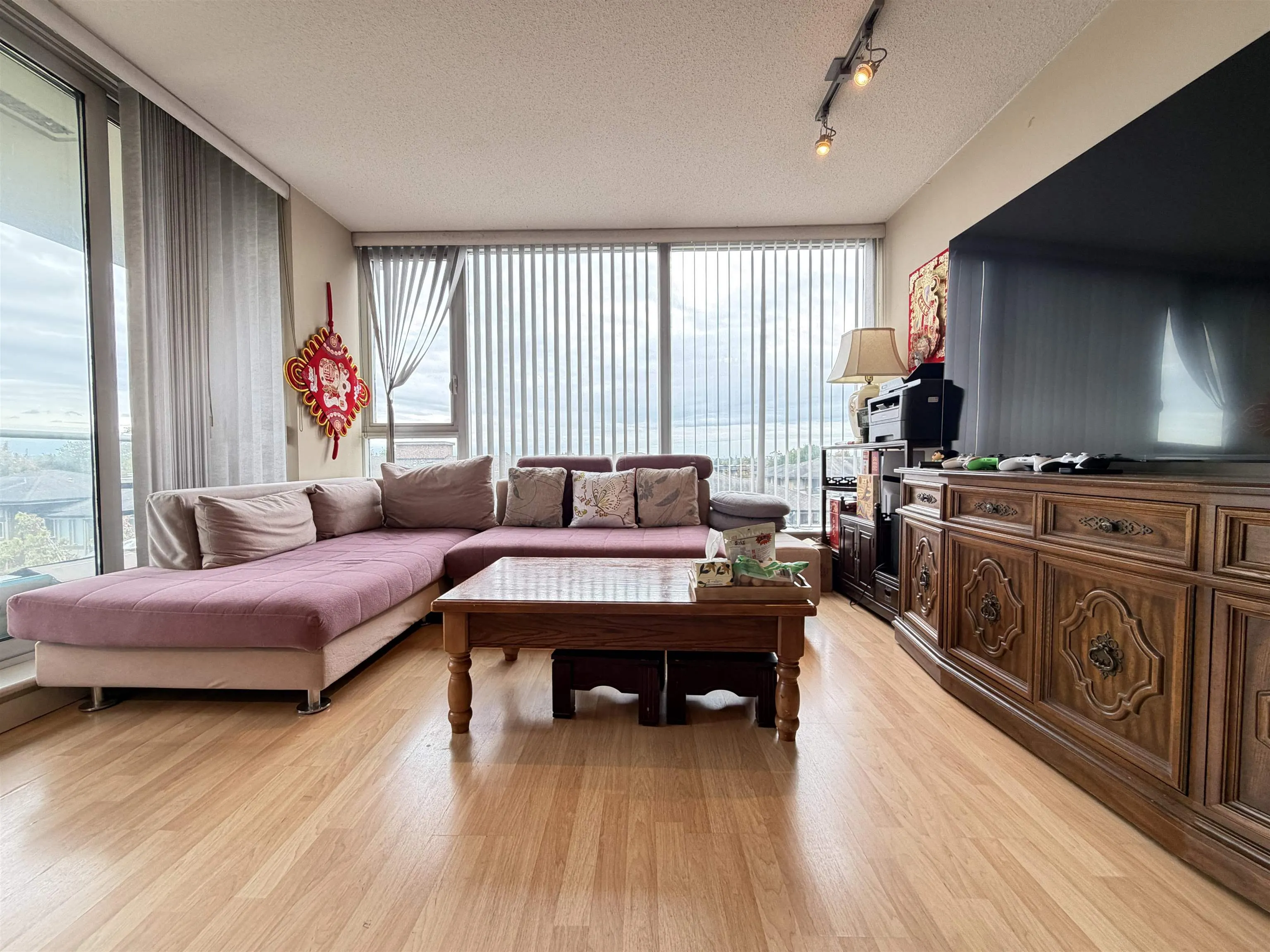 5068 Kwantlen Street #803