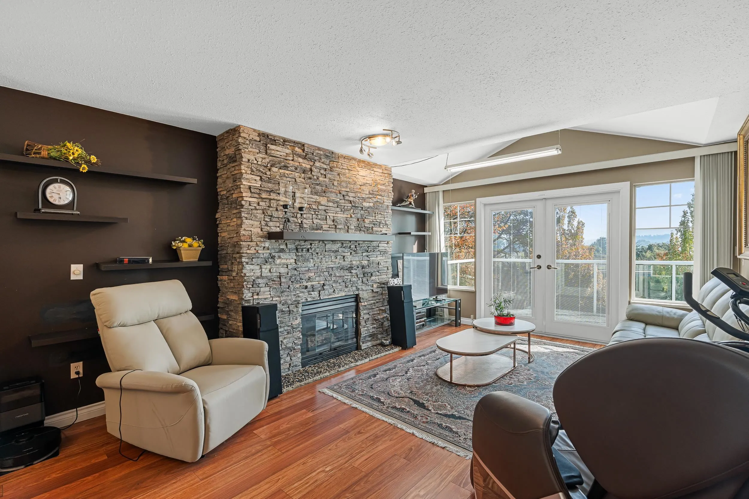 28 Richmond Street #136