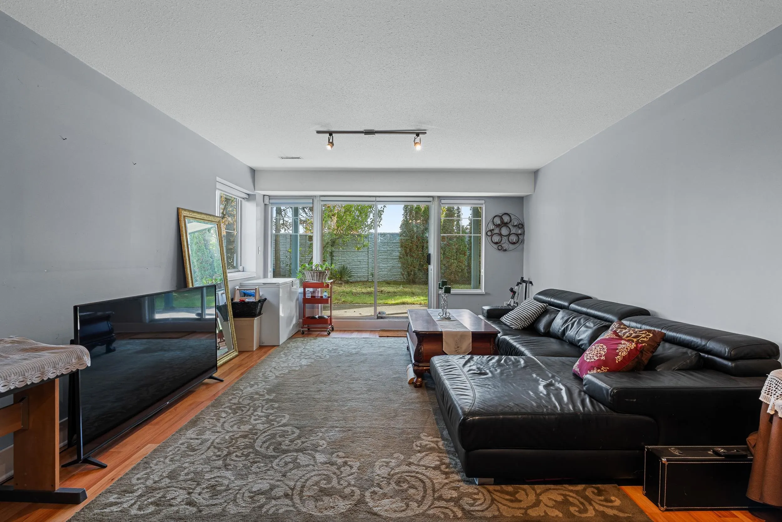 28 Richmond Street #136