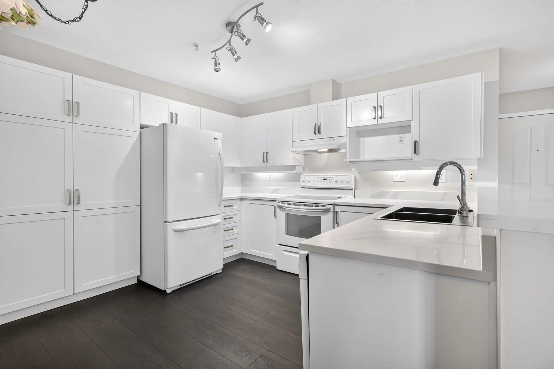 1618 Grant Avenue #202