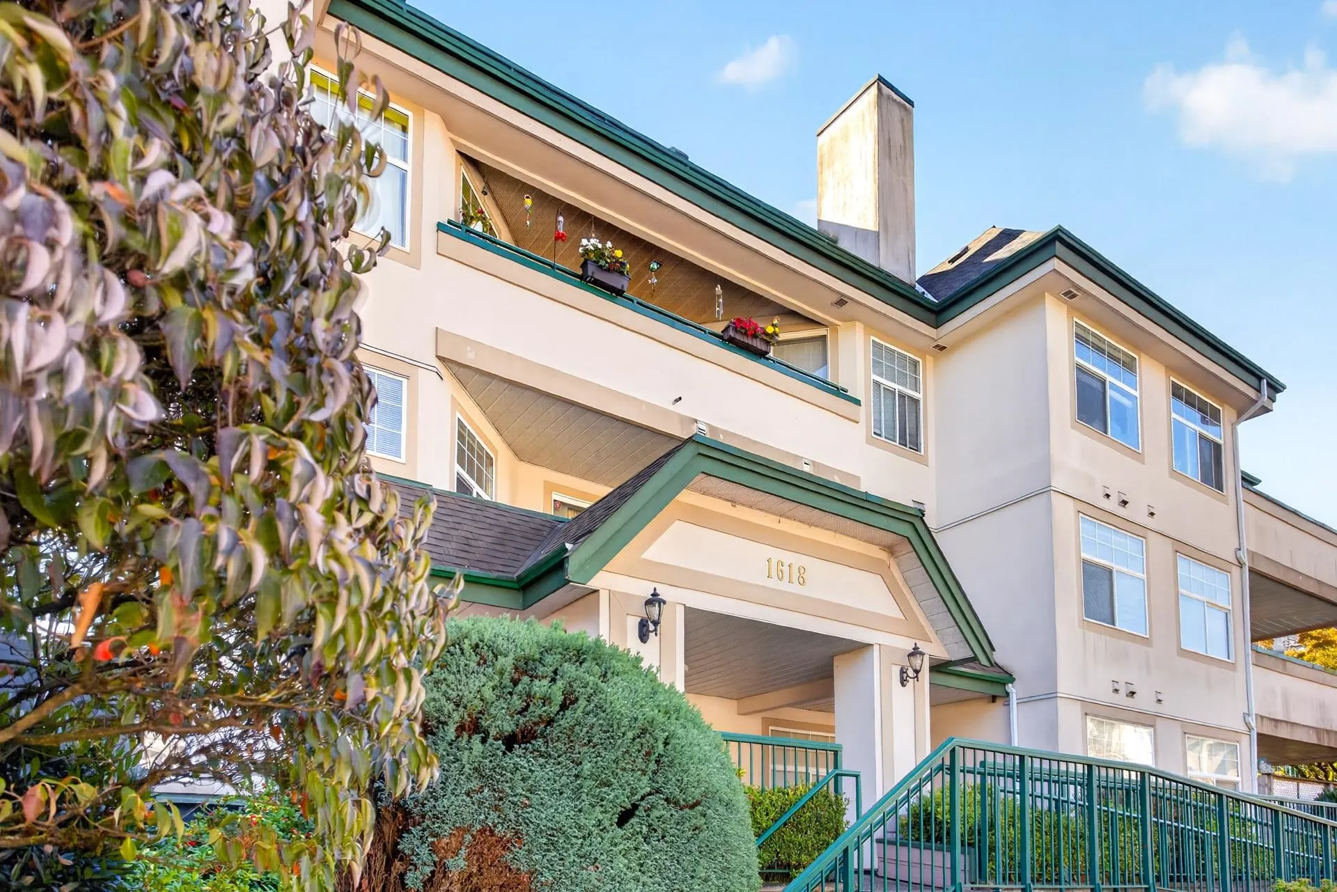 1618 Grant Avenue #202
