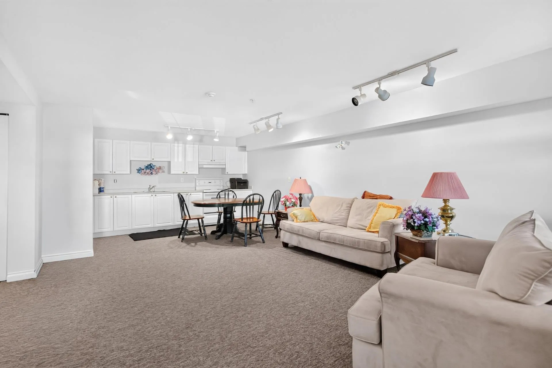 1618 Grant Avenue #202