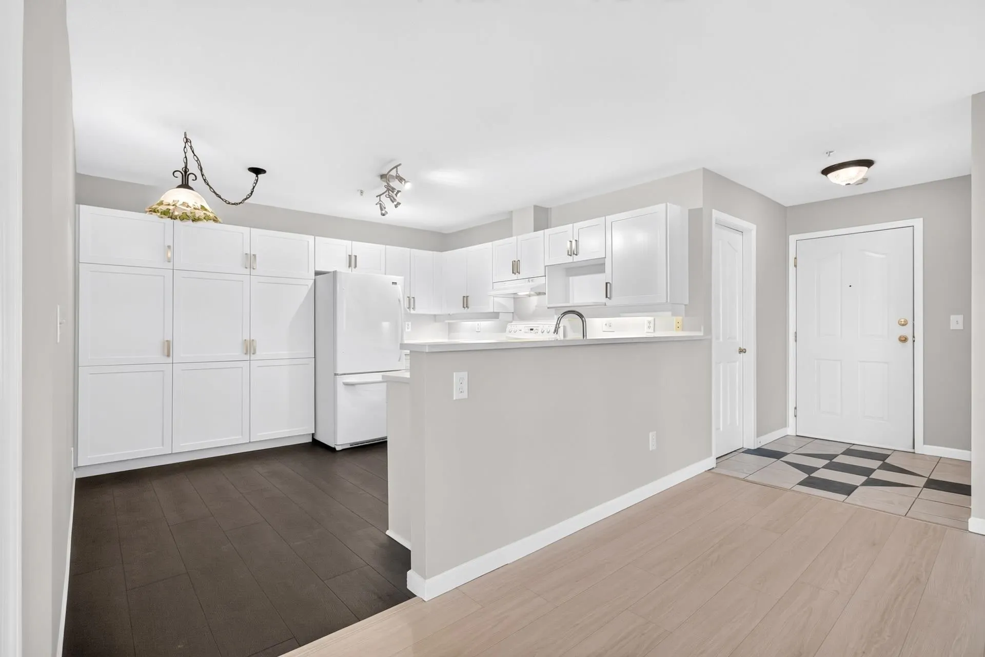 1618 Grant Avenue #202