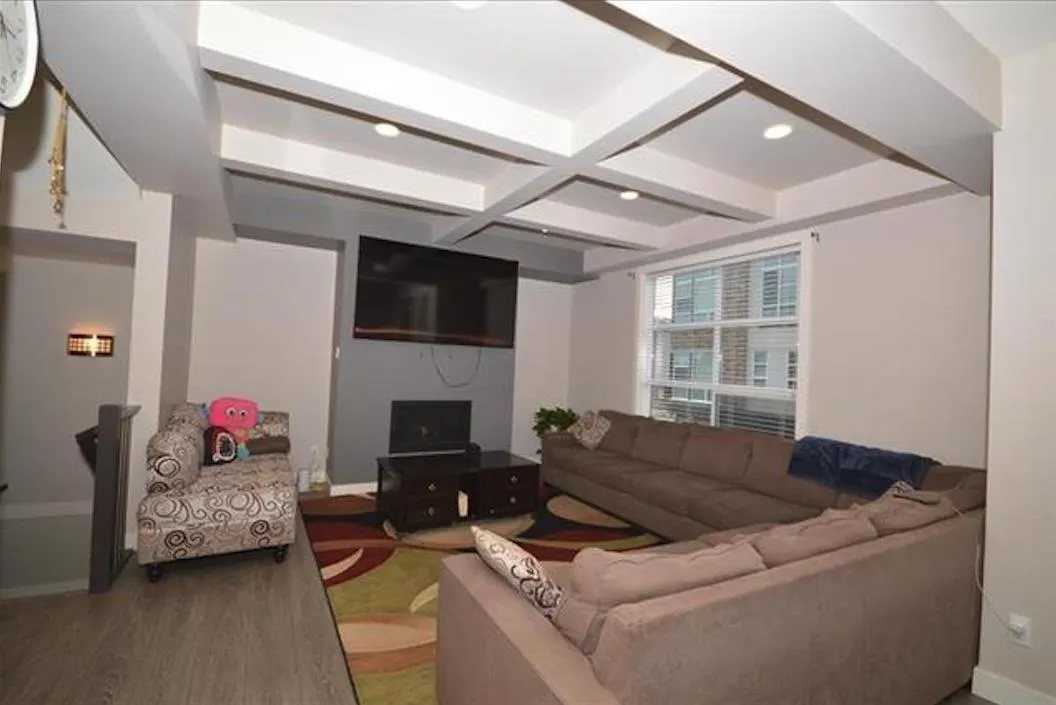 45594 Meadowbrook Drive