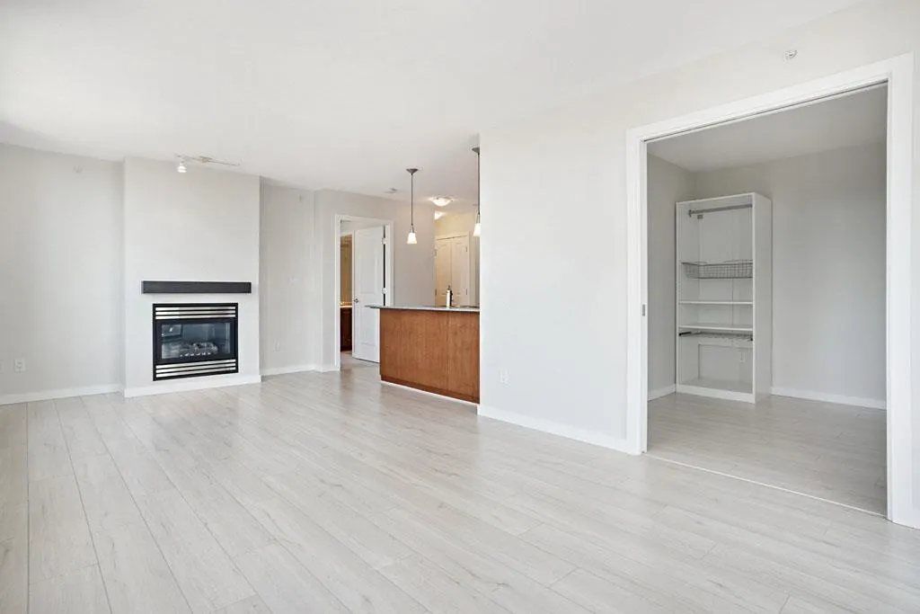 4333 Central Boulevard #1905