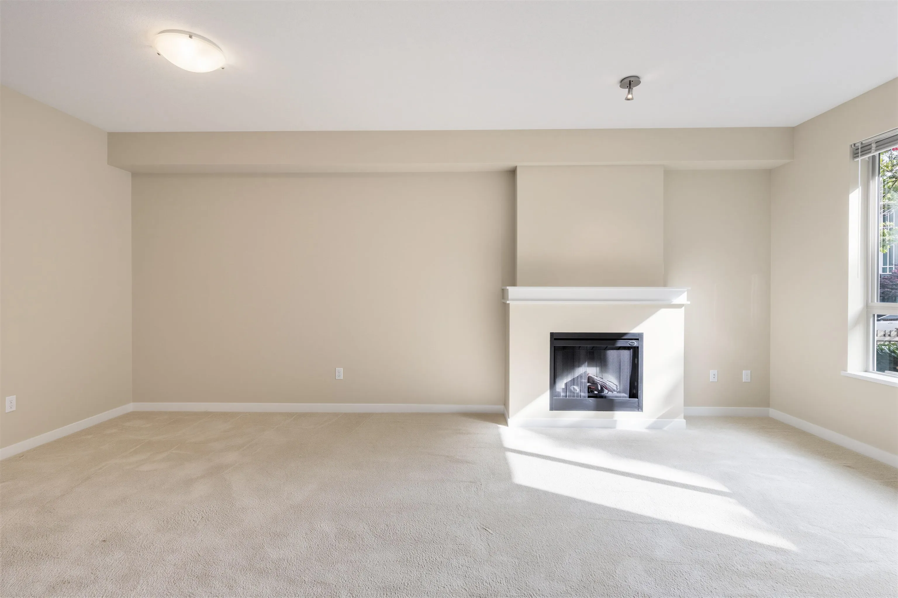 2738 158 Street #27