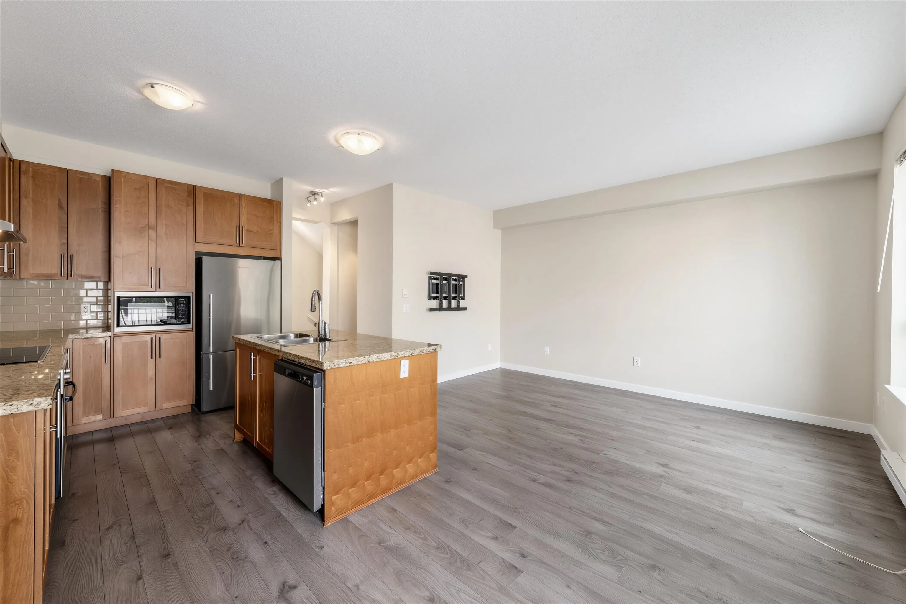 2738 158 Street #27