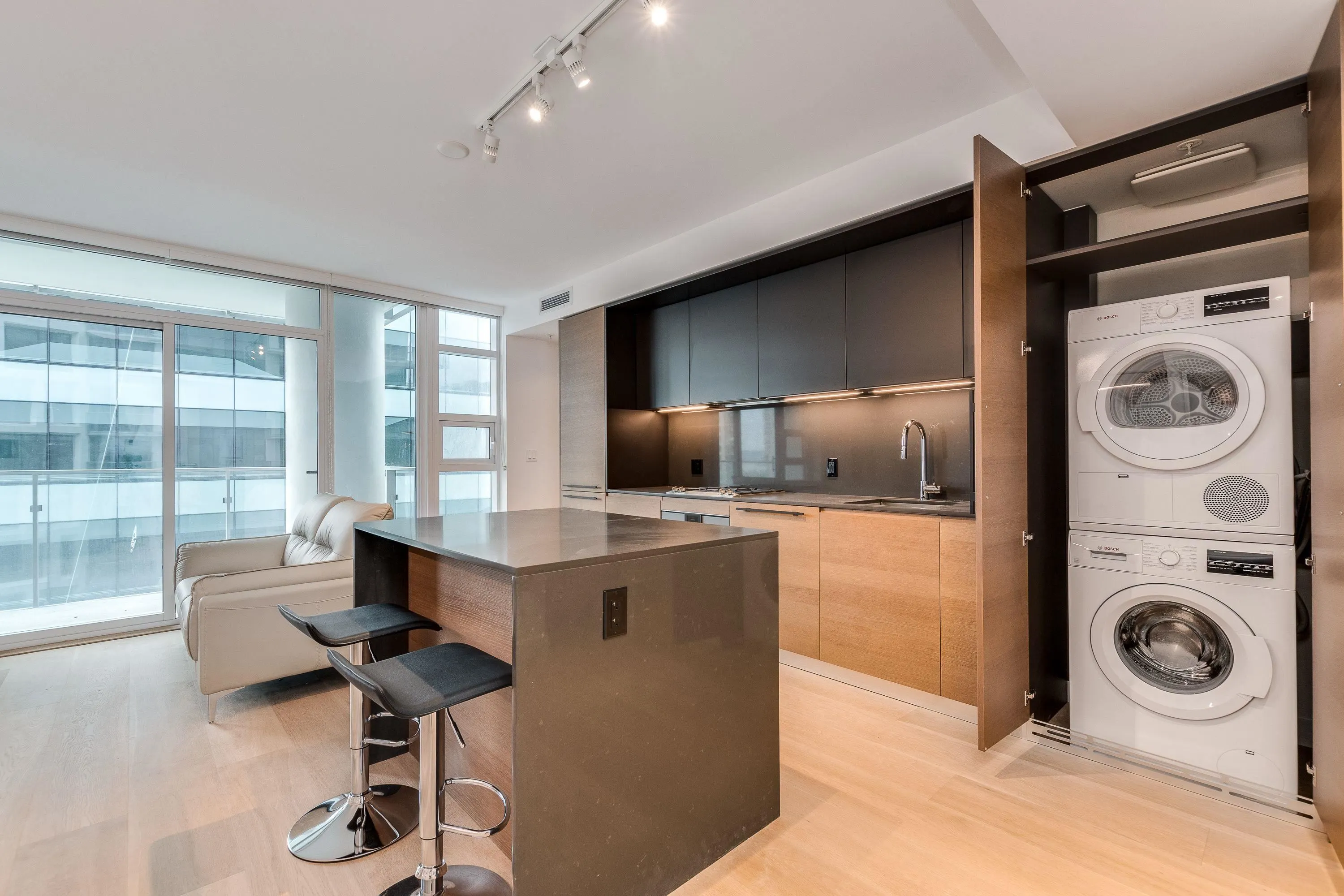 1289 Hornby Street #1003