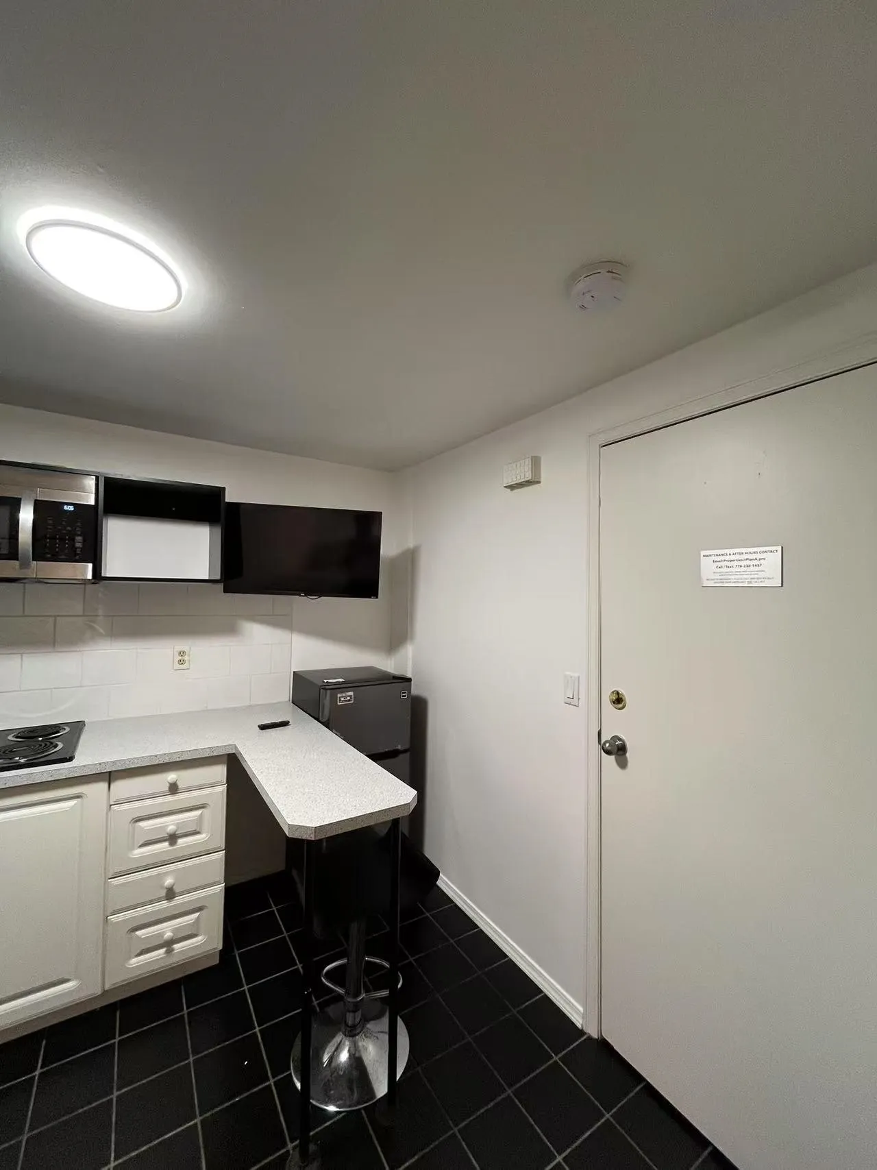 1517 Comox Street #5