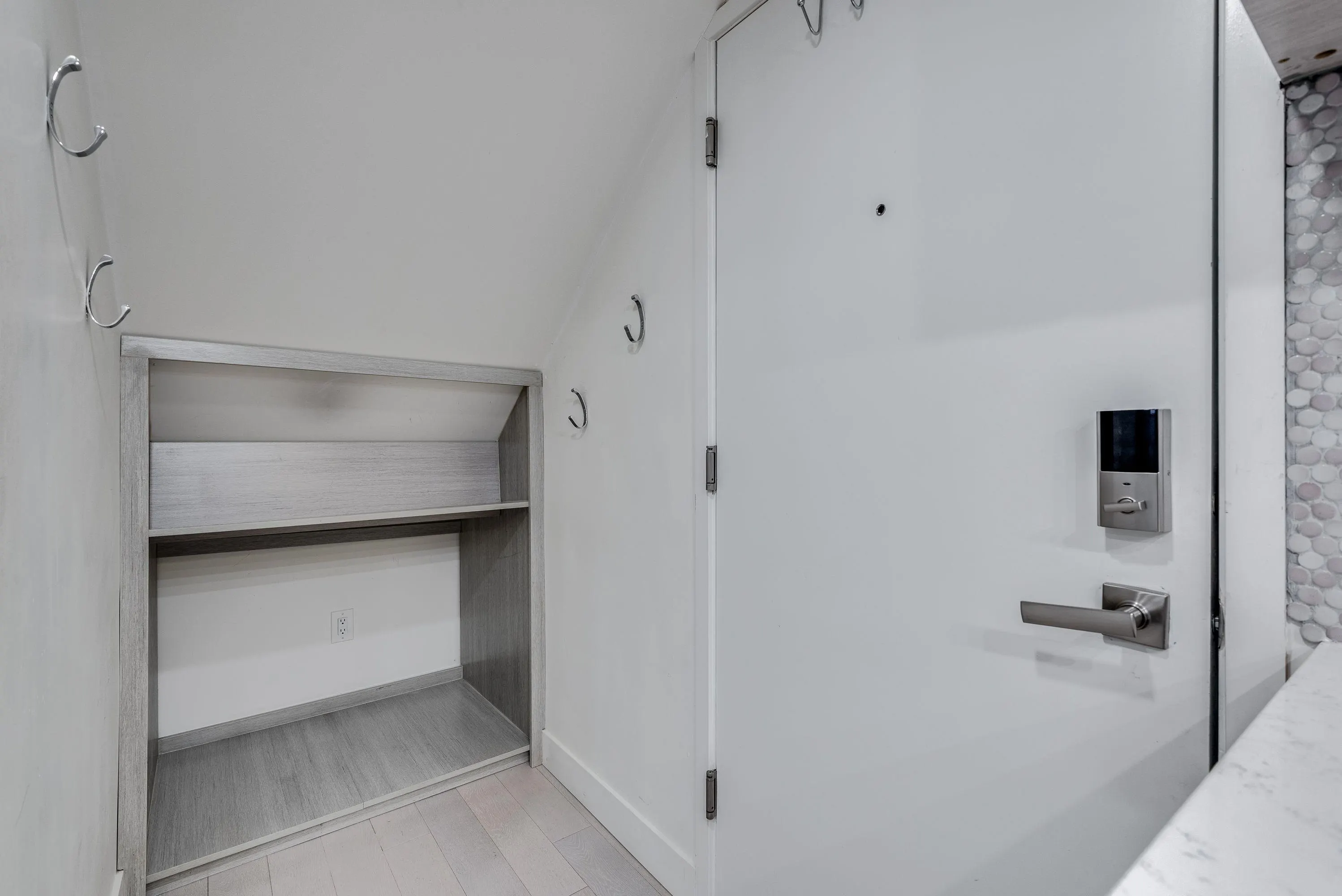 1425 Haro Street #003