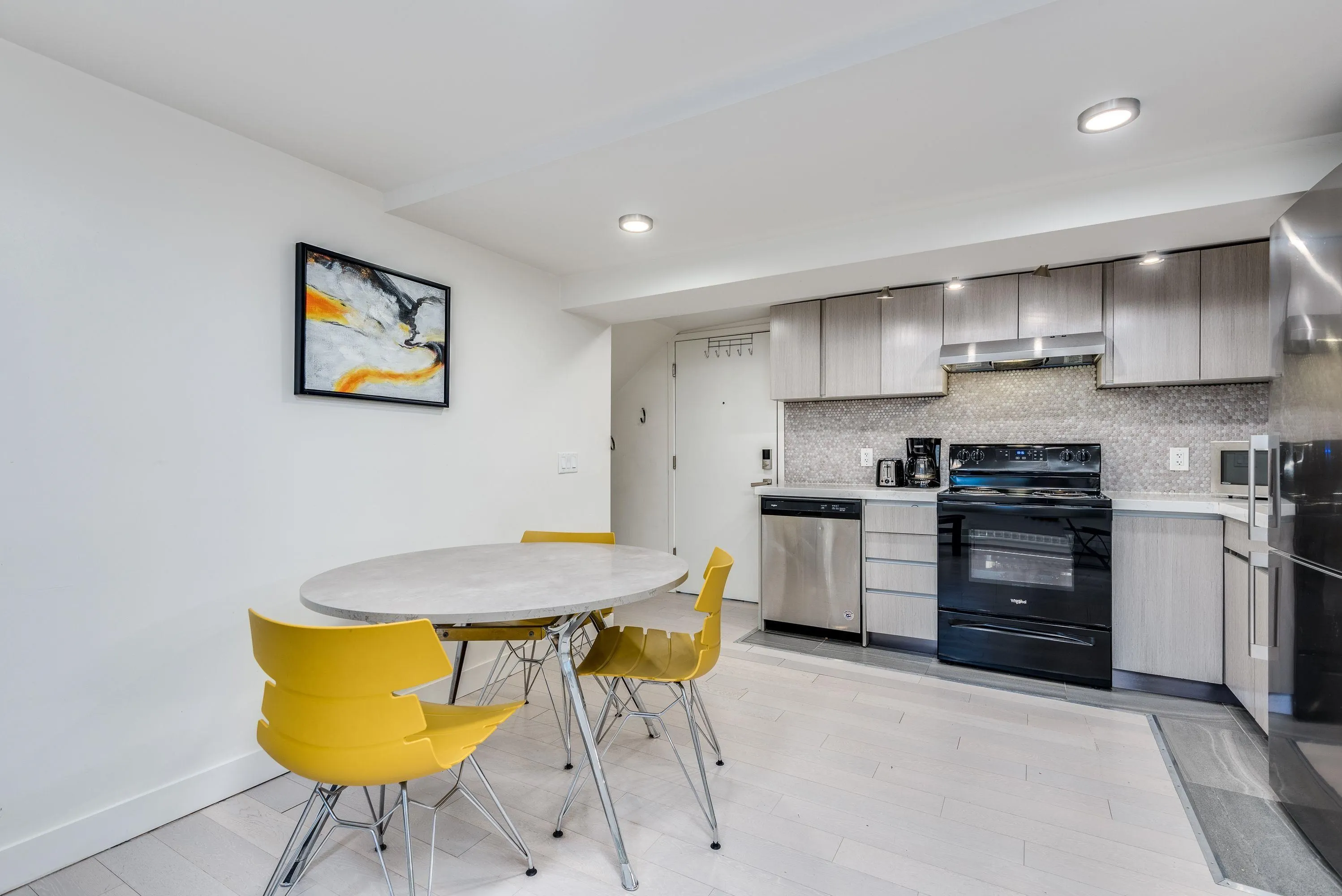 1425 Haro Street #003