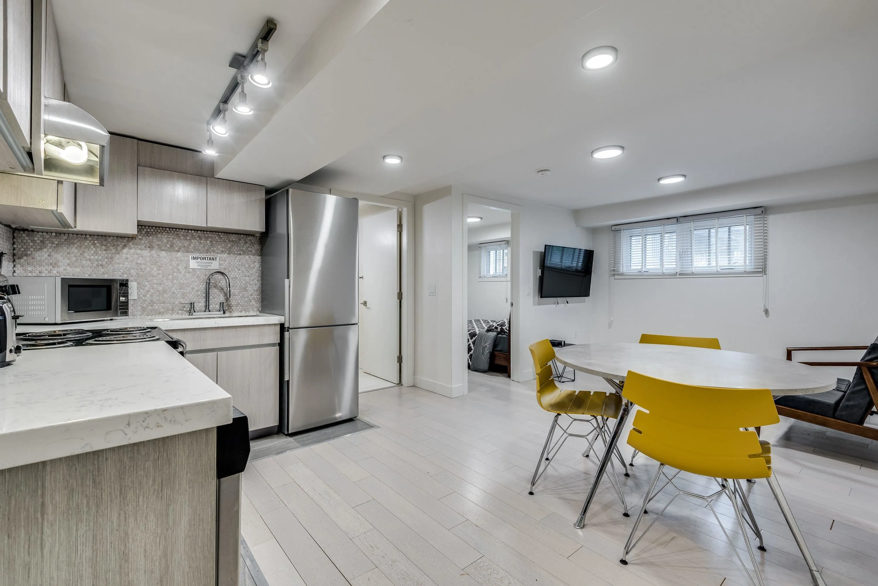 1425 Haro Street #003