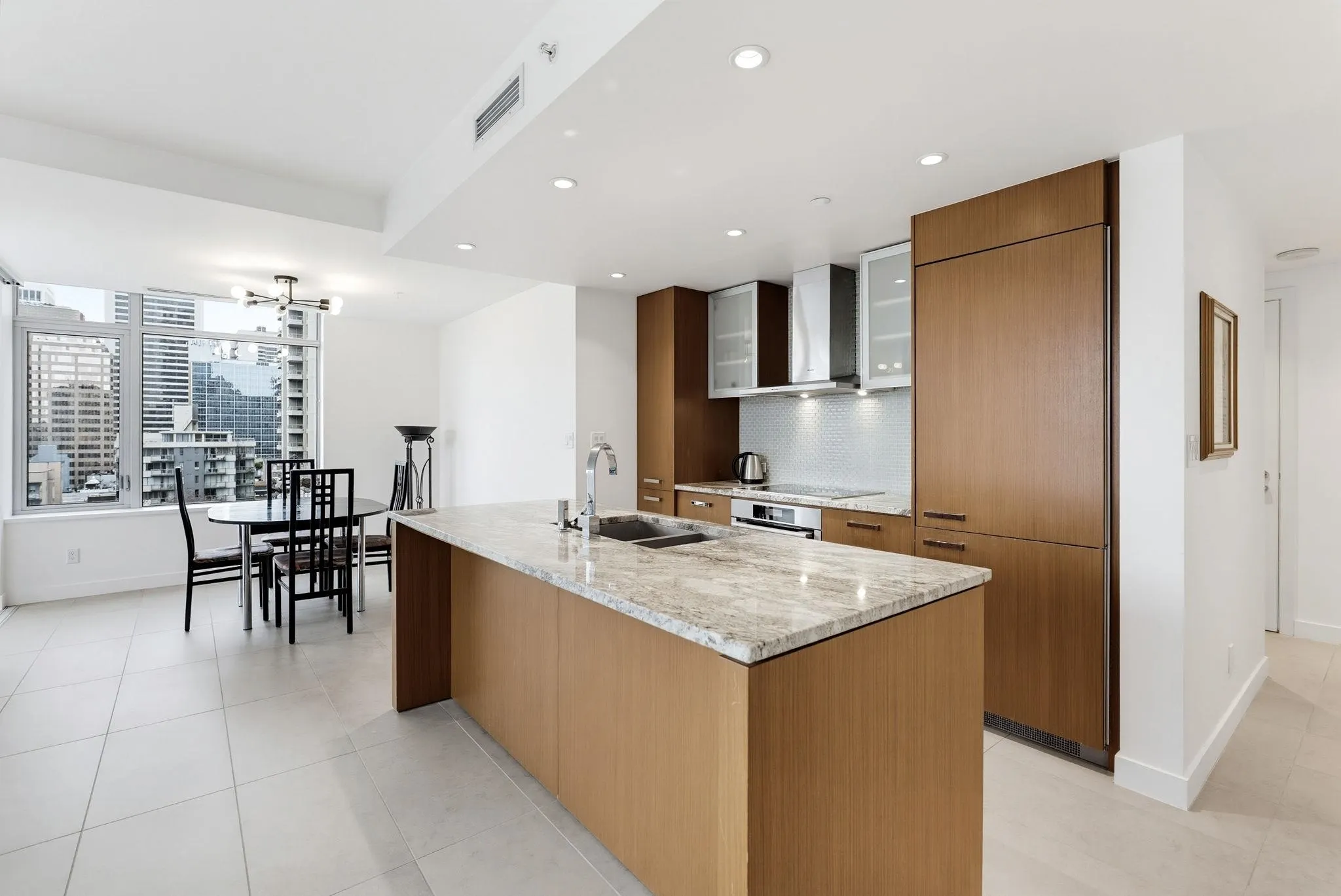 1028 Barclay Street #908