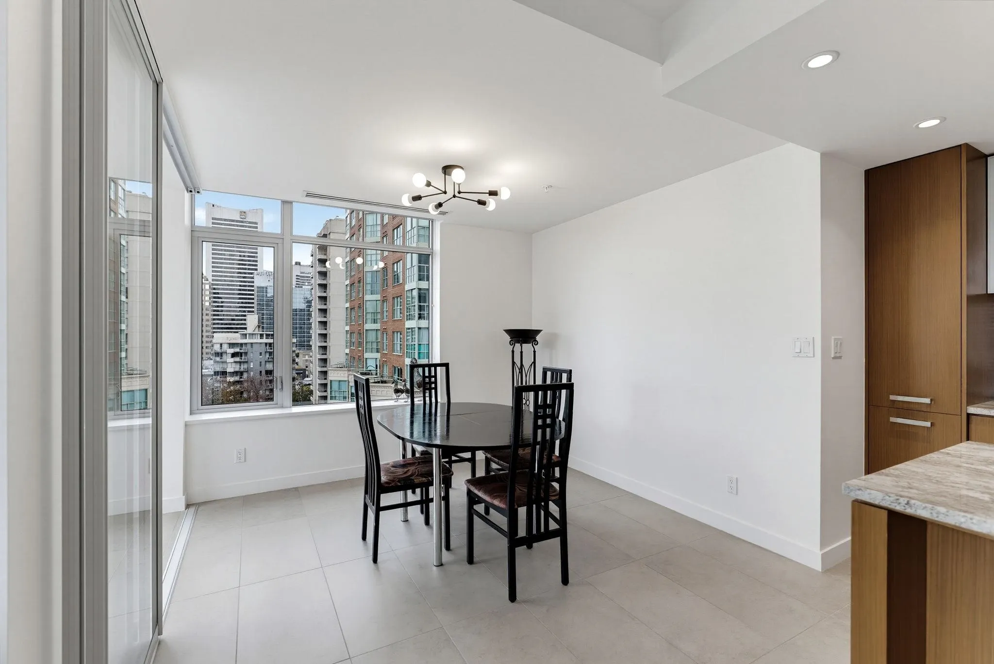 1028 Barclay Street #908