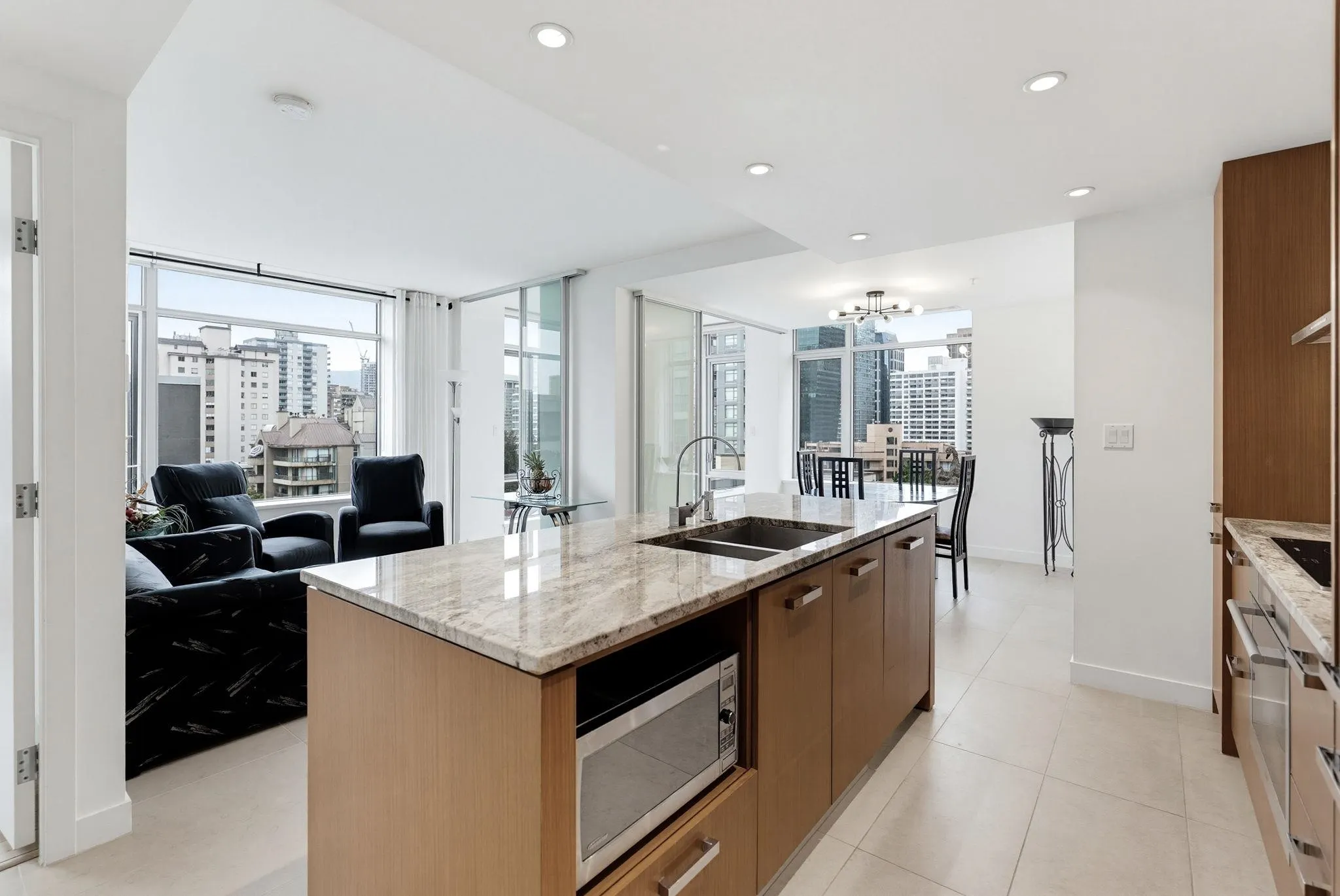 1028 Barclay Street #908