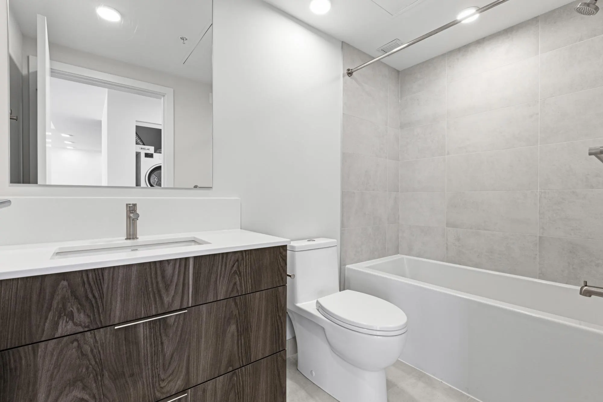 3590 W 39th Avenue #202