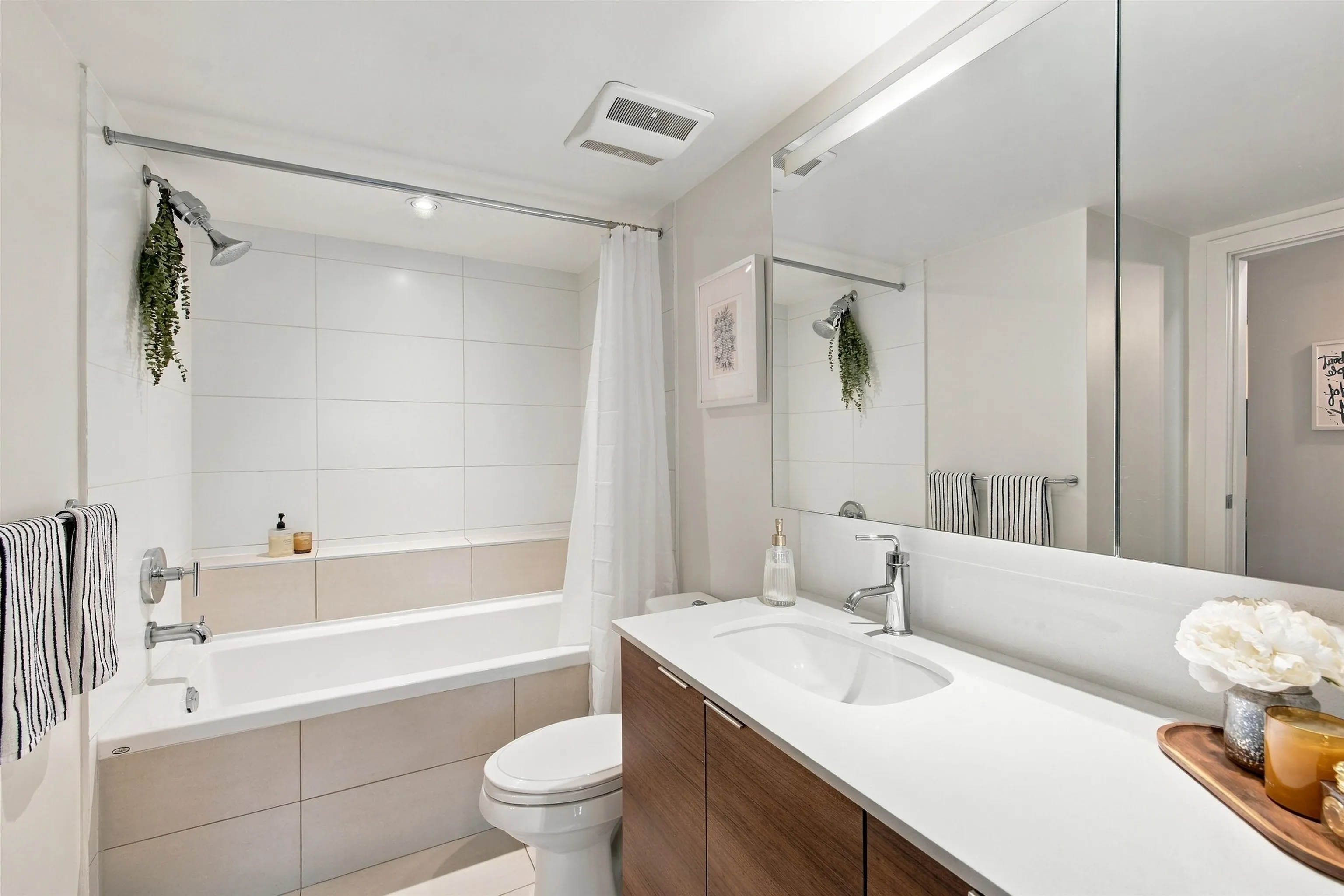 1677 Lloyd Avenue #504