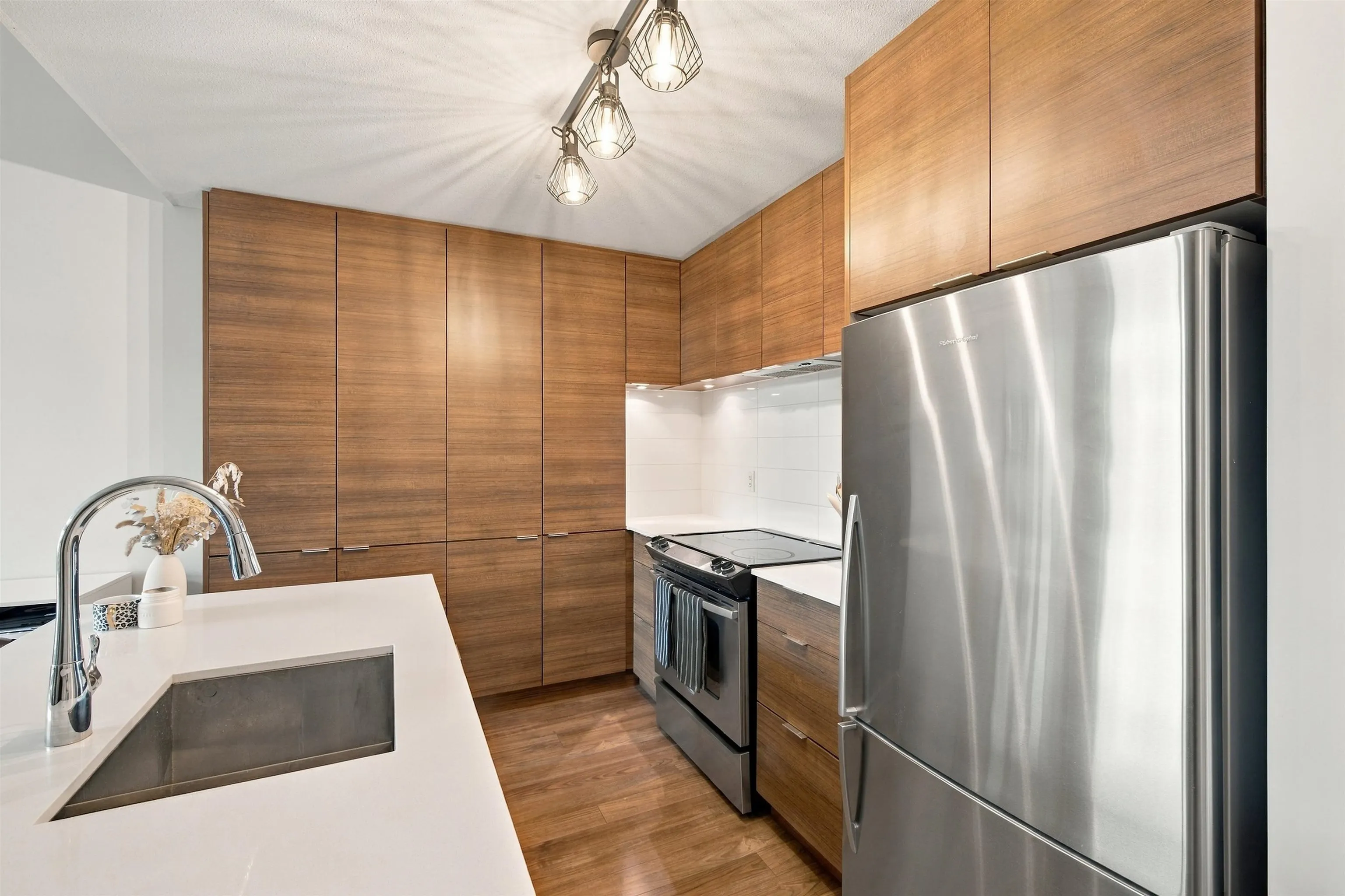 1677 Lloyd Avenue #504