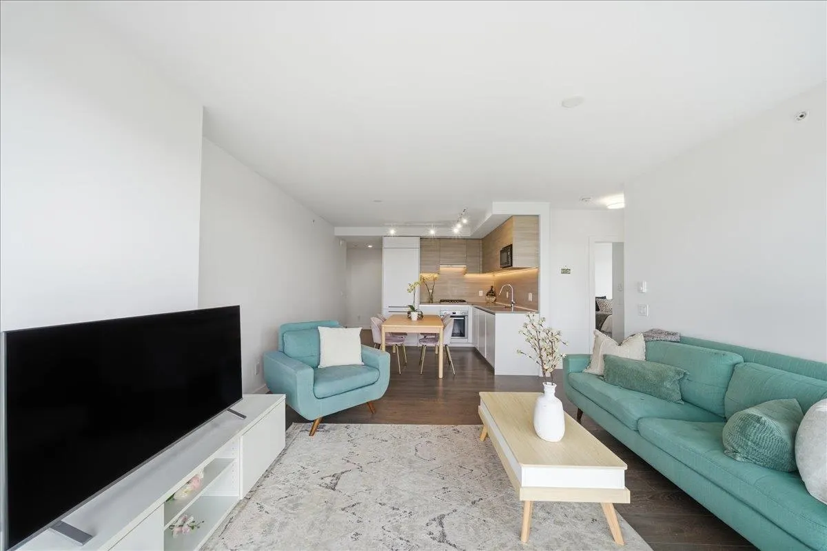 652 Whiting Way #1904