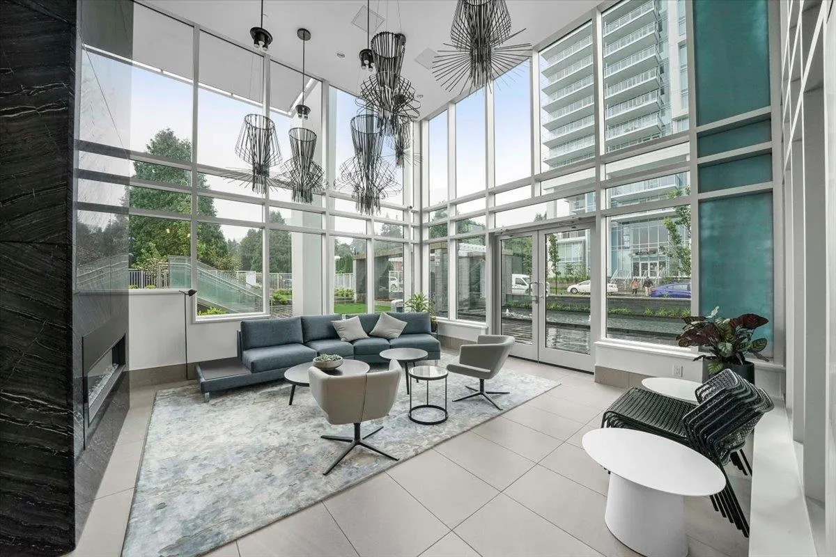 652 Whiting Way #1904