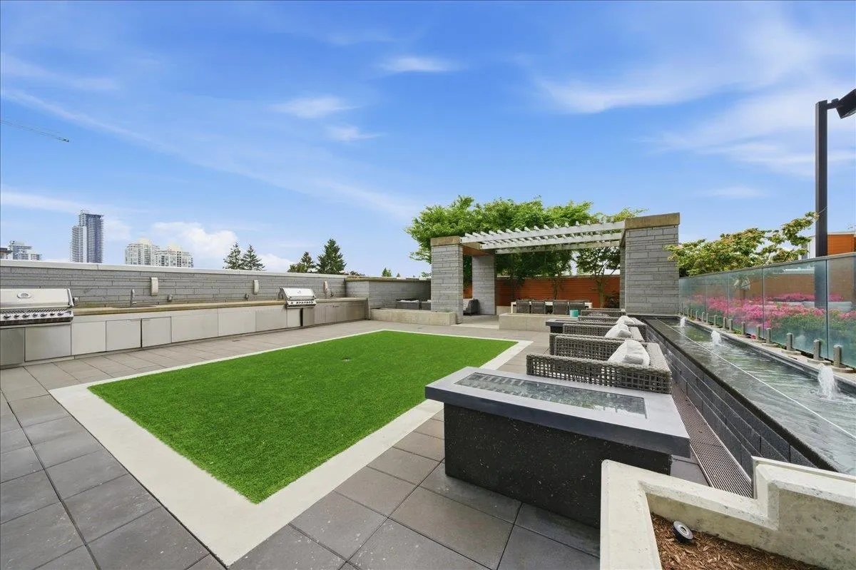 652 Whiting Way #1904