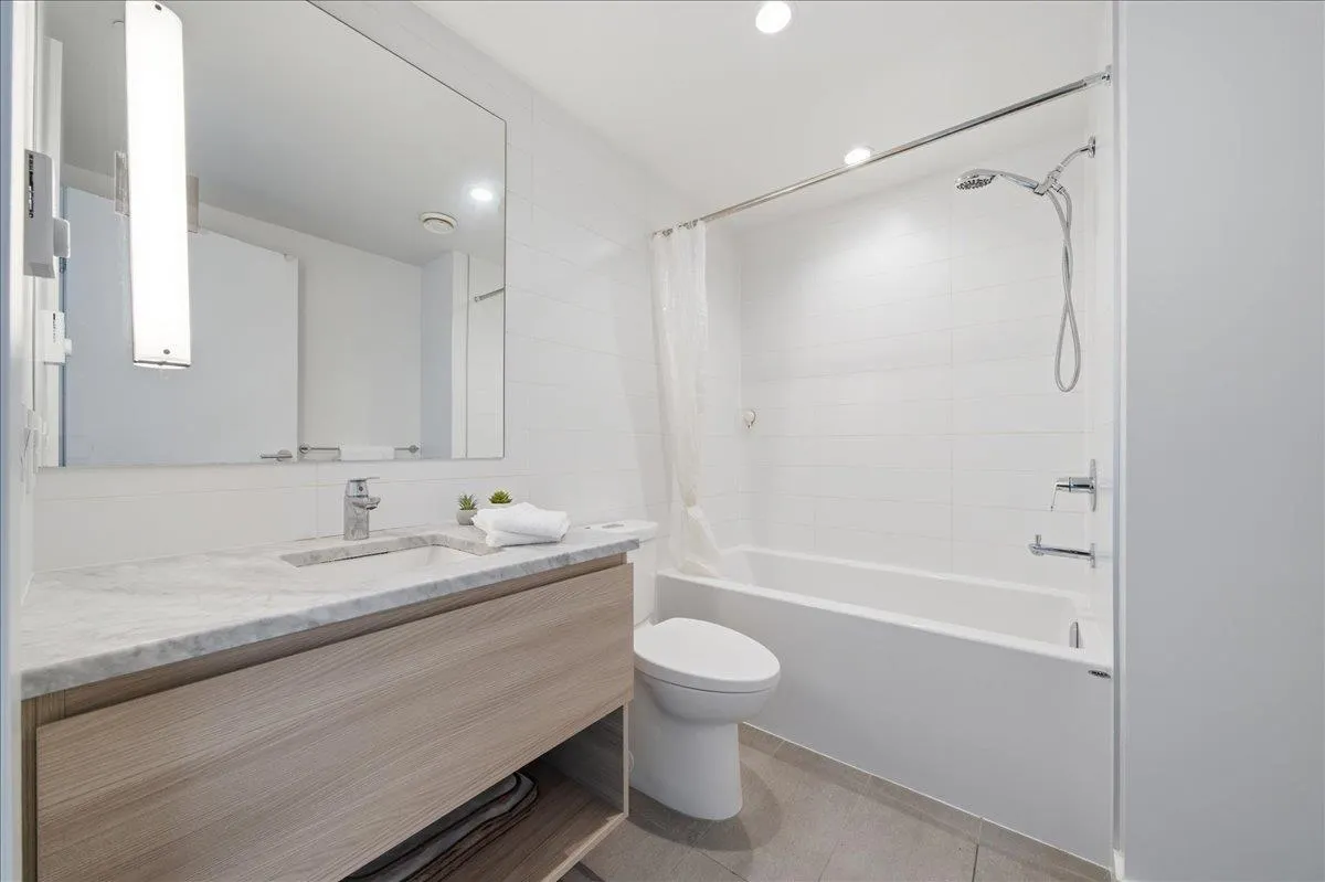652 Whiting Way #1904