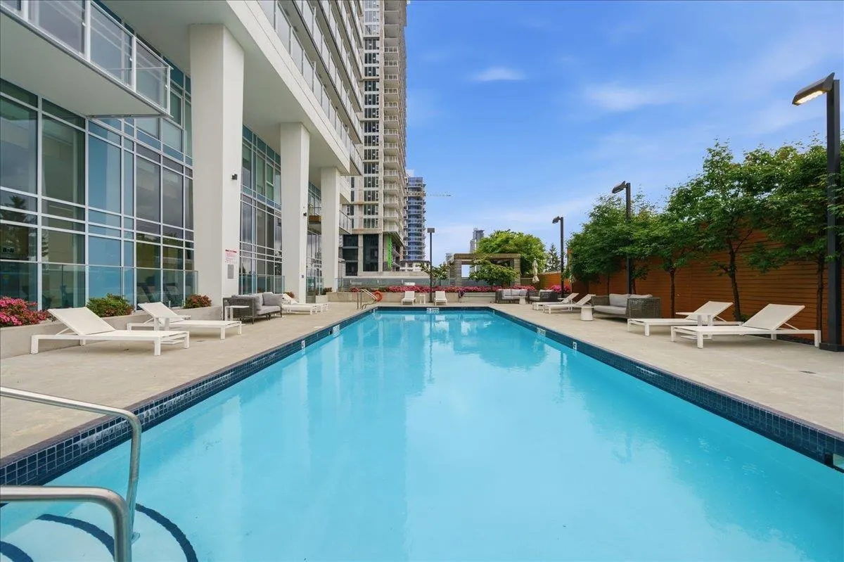652 Whiting Way #1904