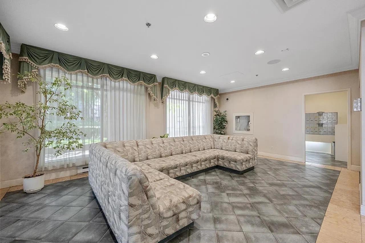 6521 Bonsor Avenue #502