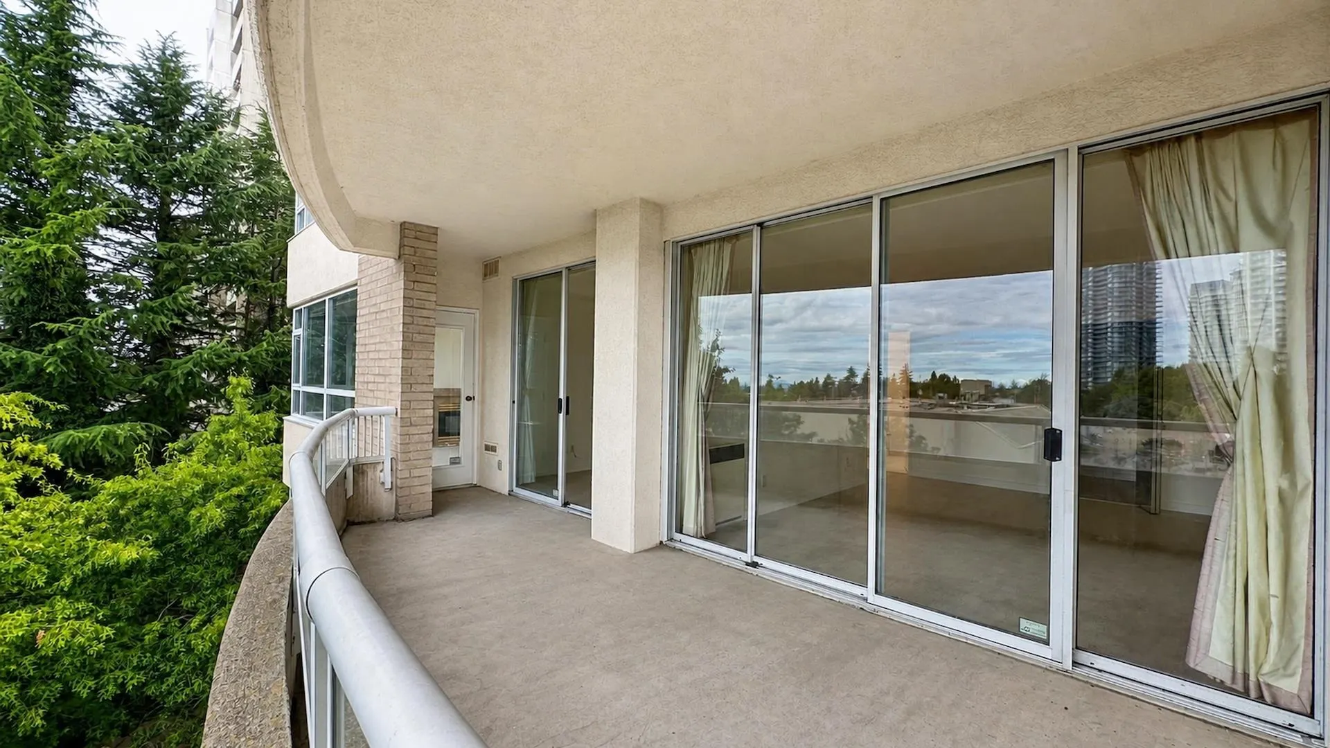 6521 Bonsor Avenue #502
