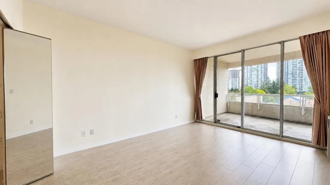 6521 Bonsor Avenue #502