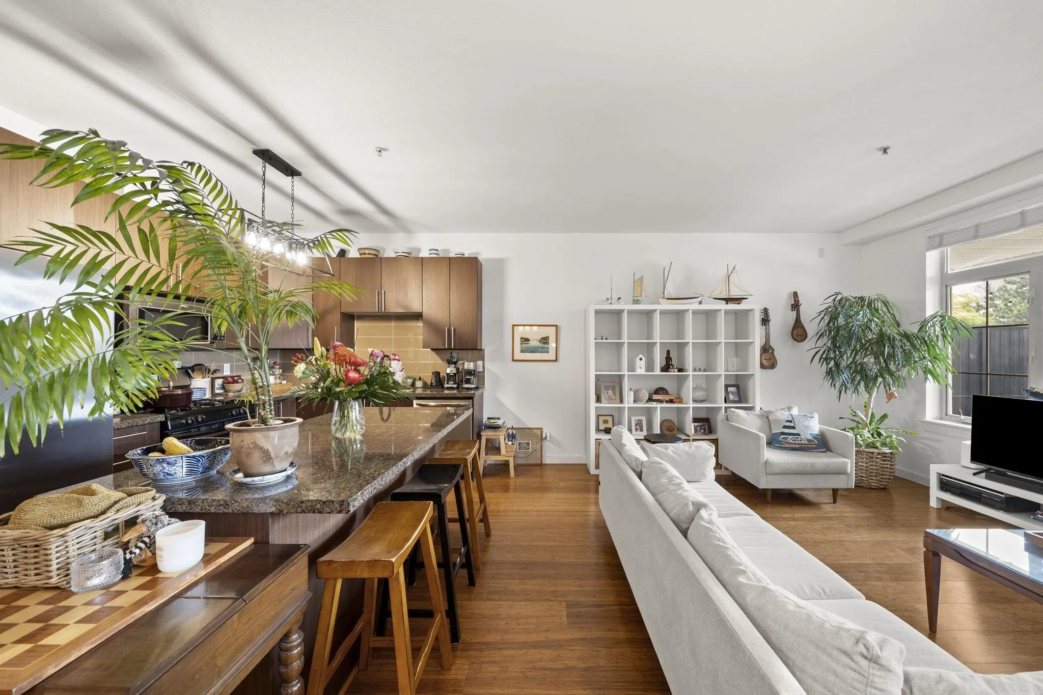 6233 London Road #7